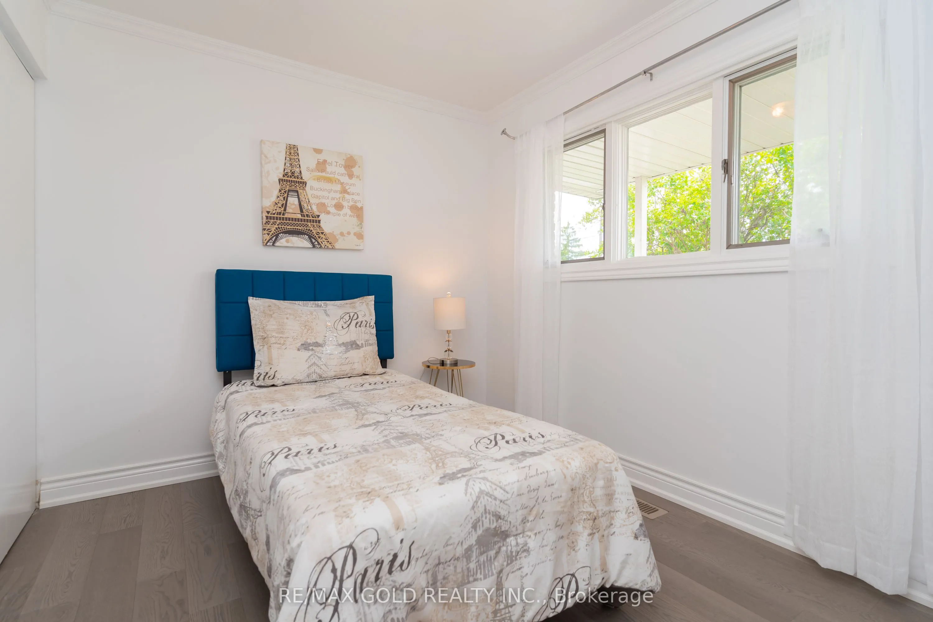 22 Carlyle Crescent
