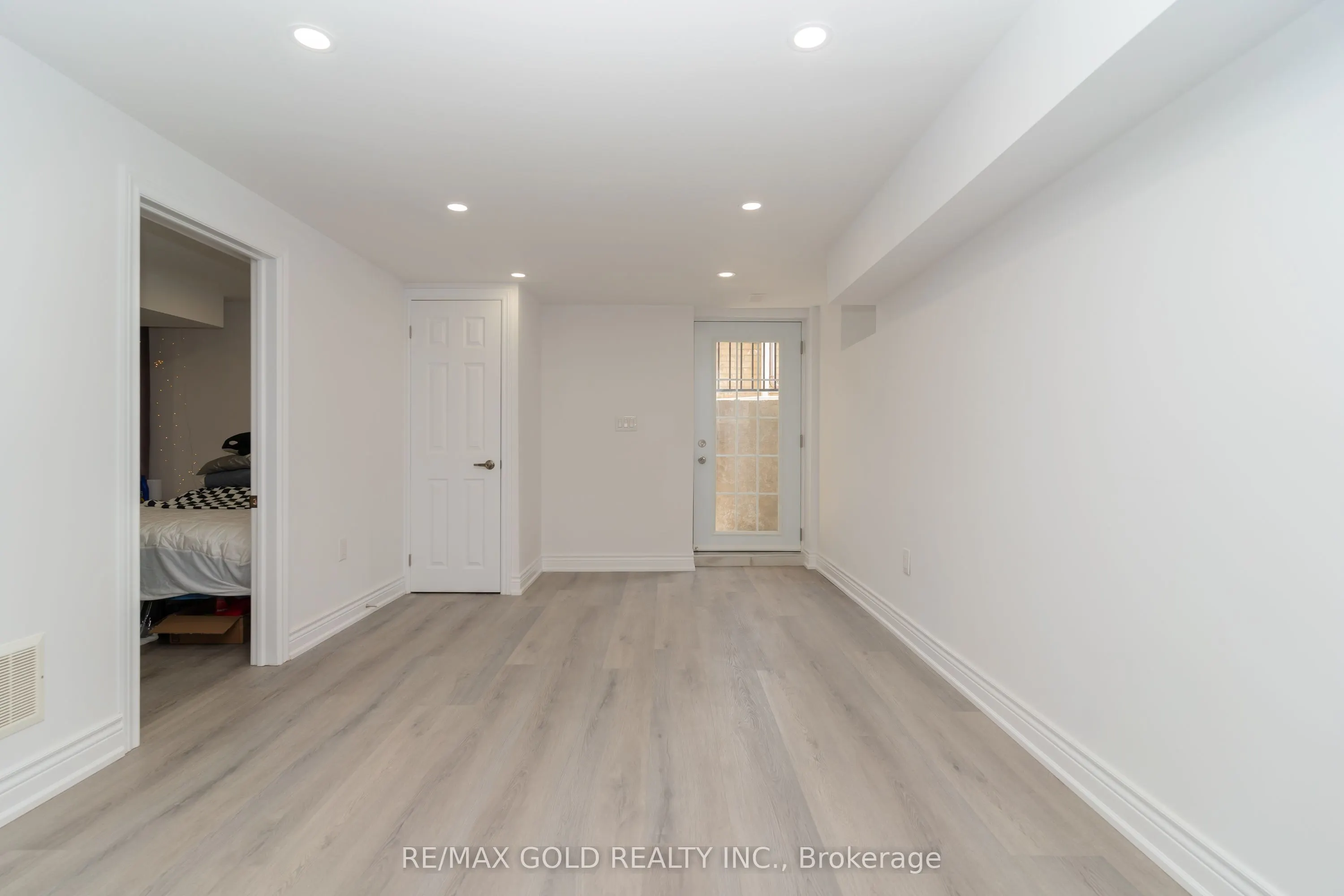 22 Carlyle Crescent