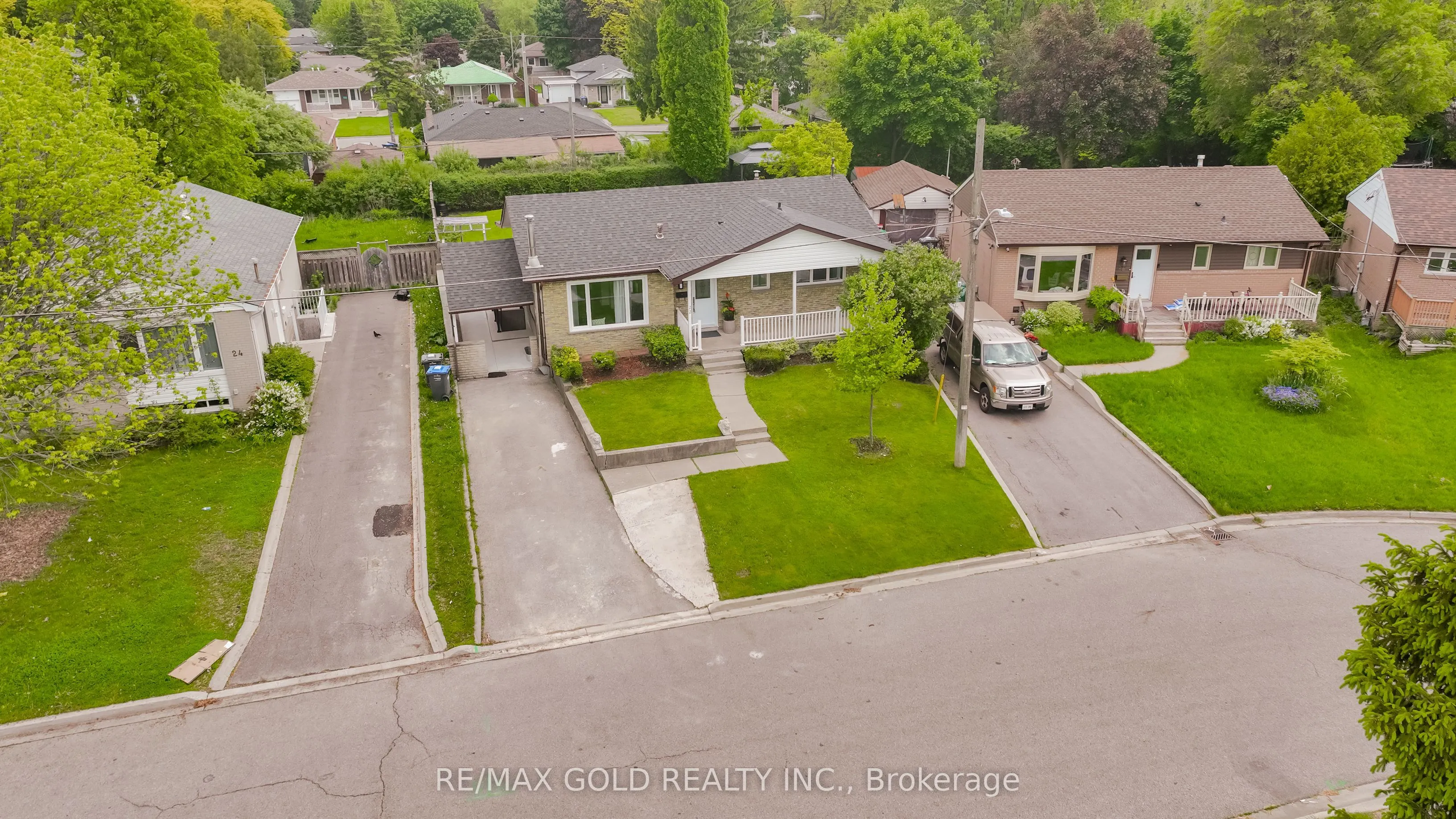22 Carlyle Crescent