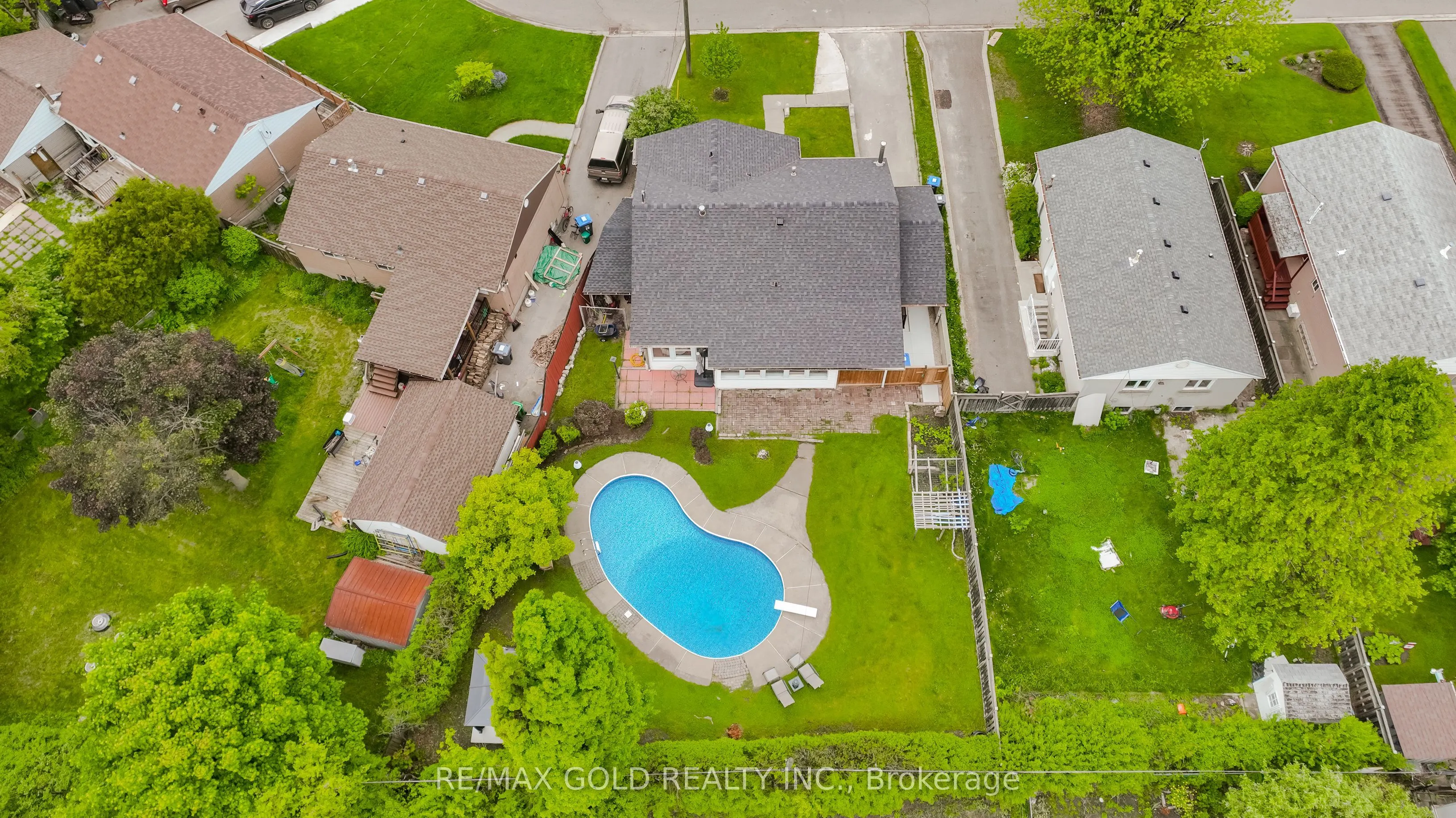 22 Carlyle Crescent