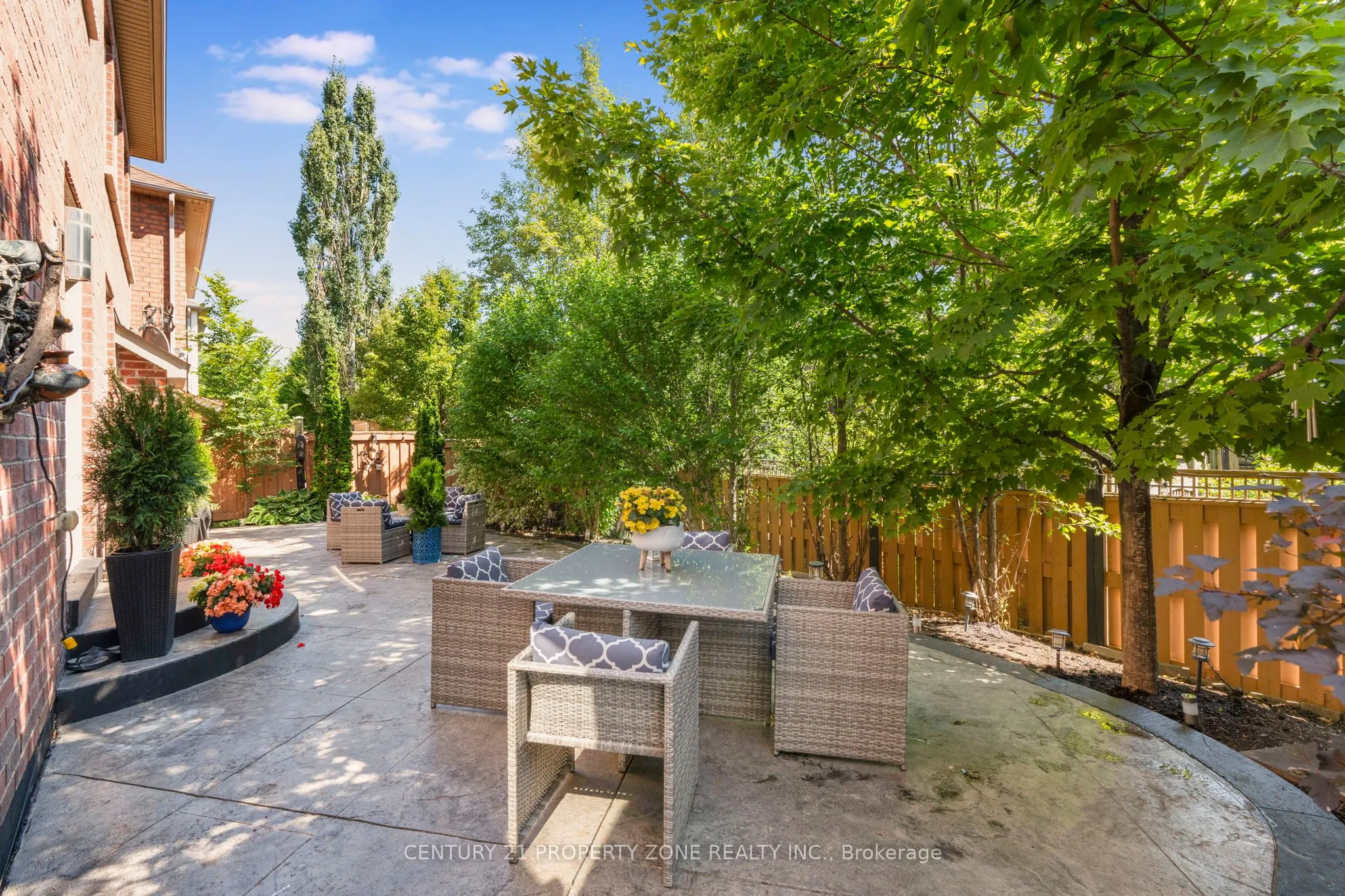 201 Holloway Terrace