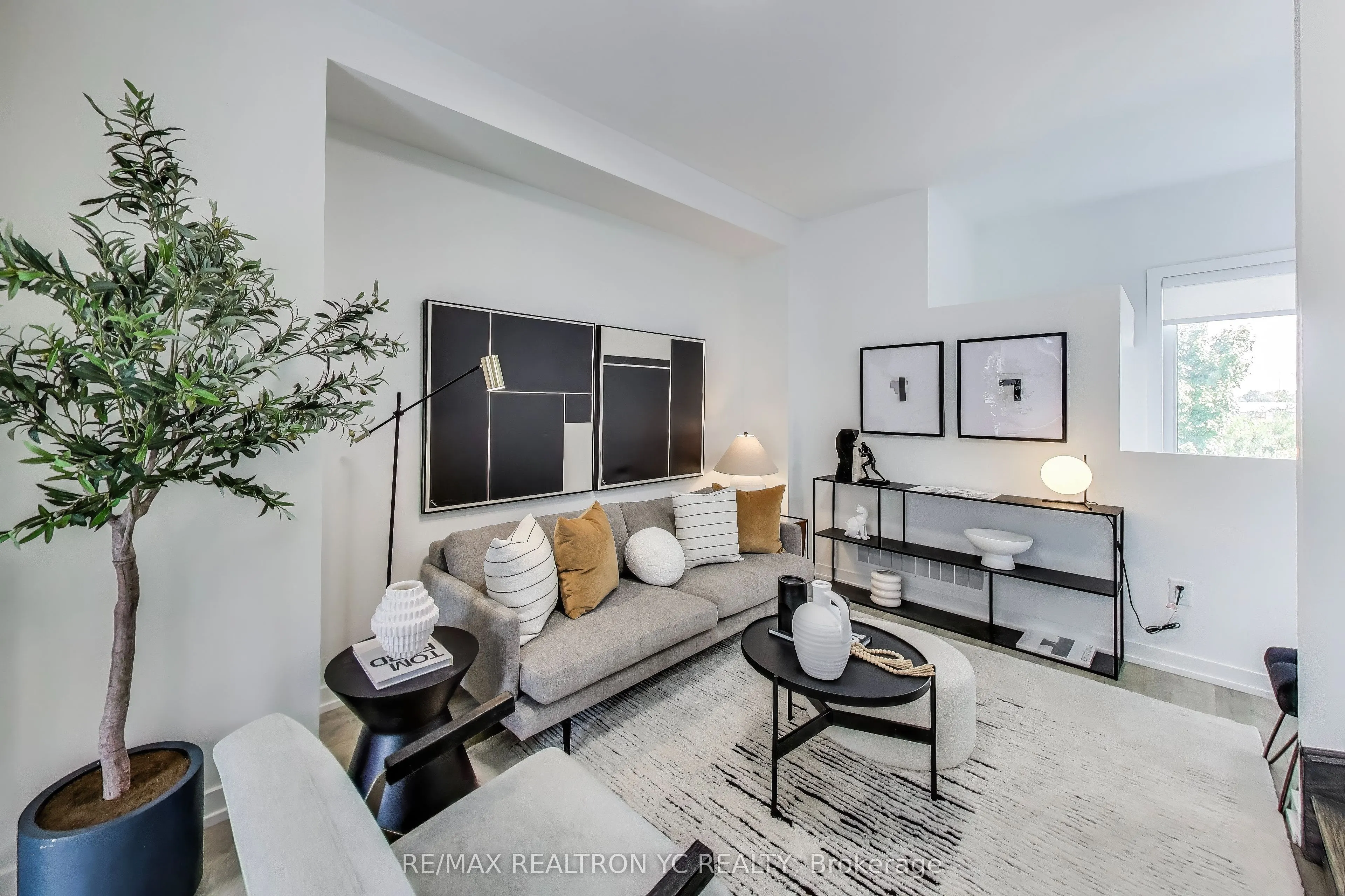 175 Downsview Park Boulevard