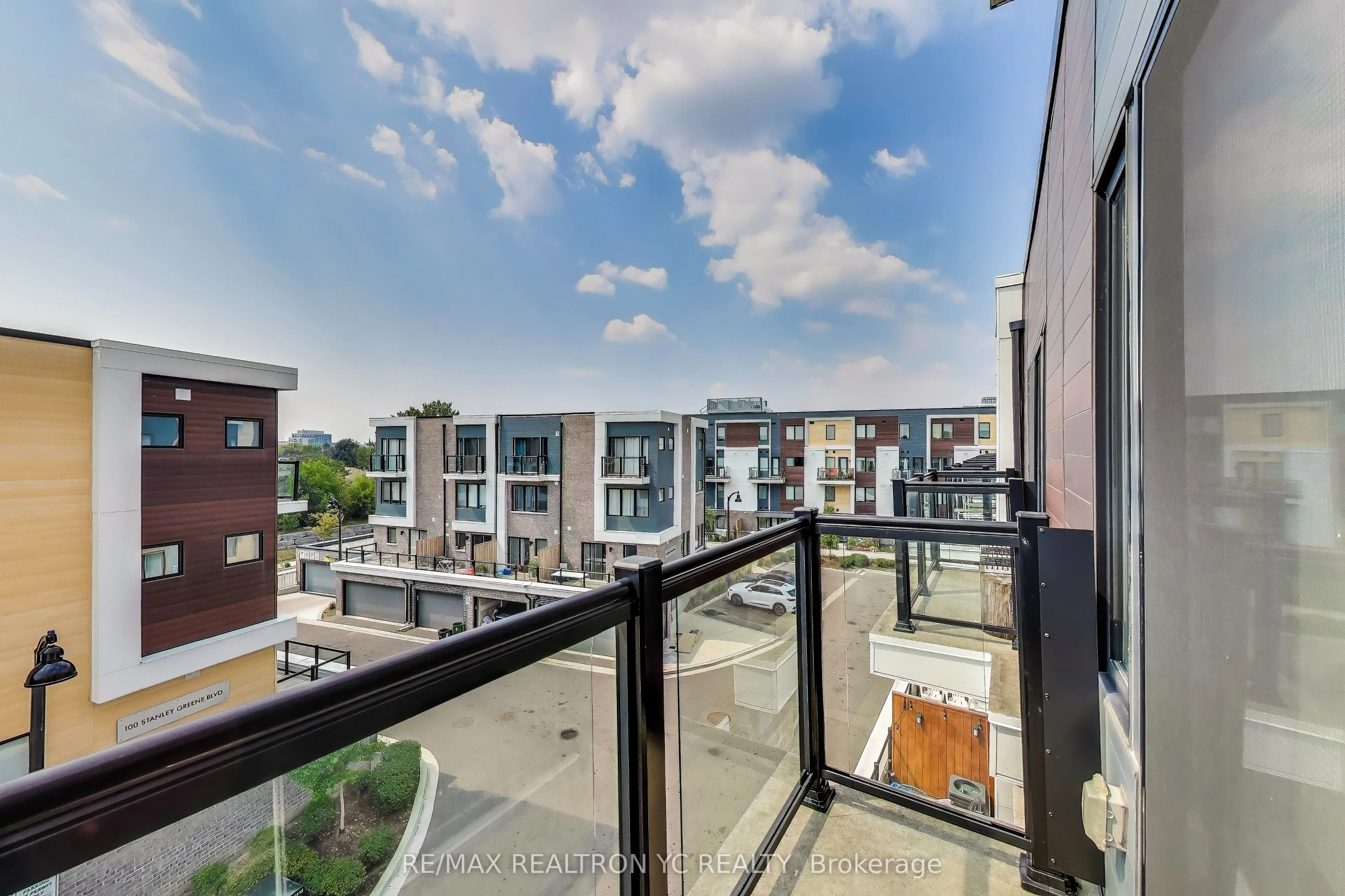 175 Downsview Park Boulevard