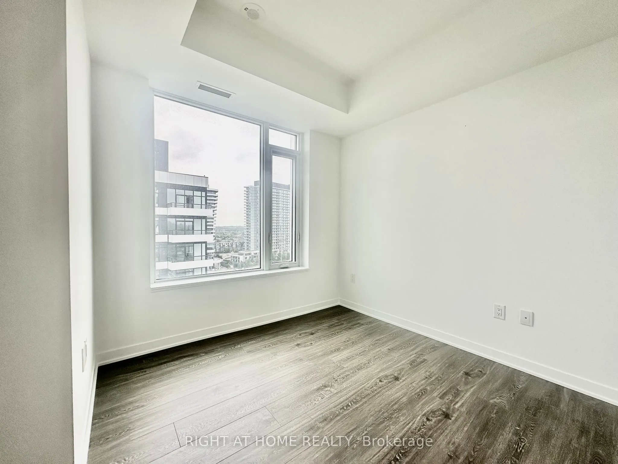 2495 Eglinton Avenue W, #09