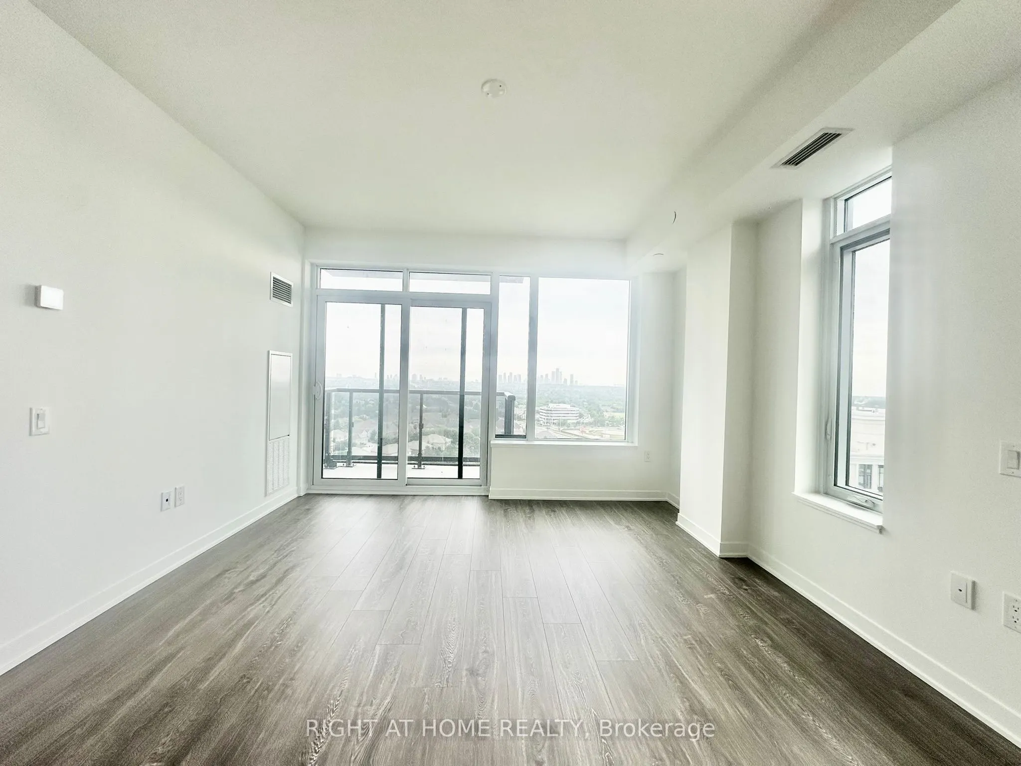 2495 Eglinton Avenue W, #09