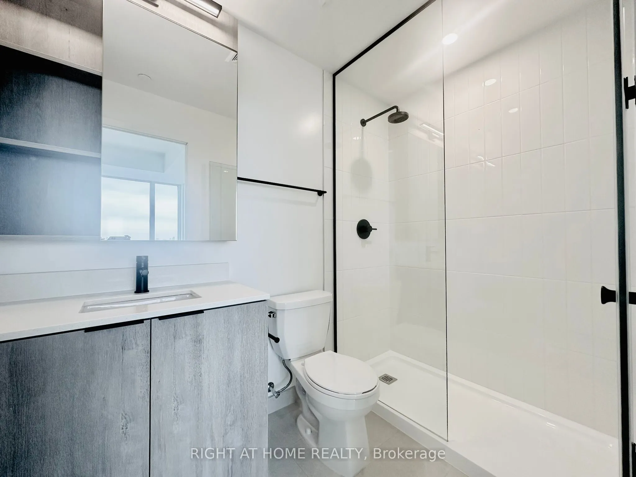 2495 Eglinton Avenue W, #09