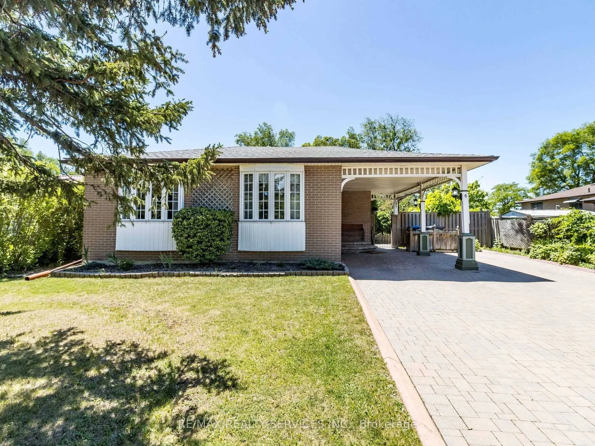 4 Flavian Crescent