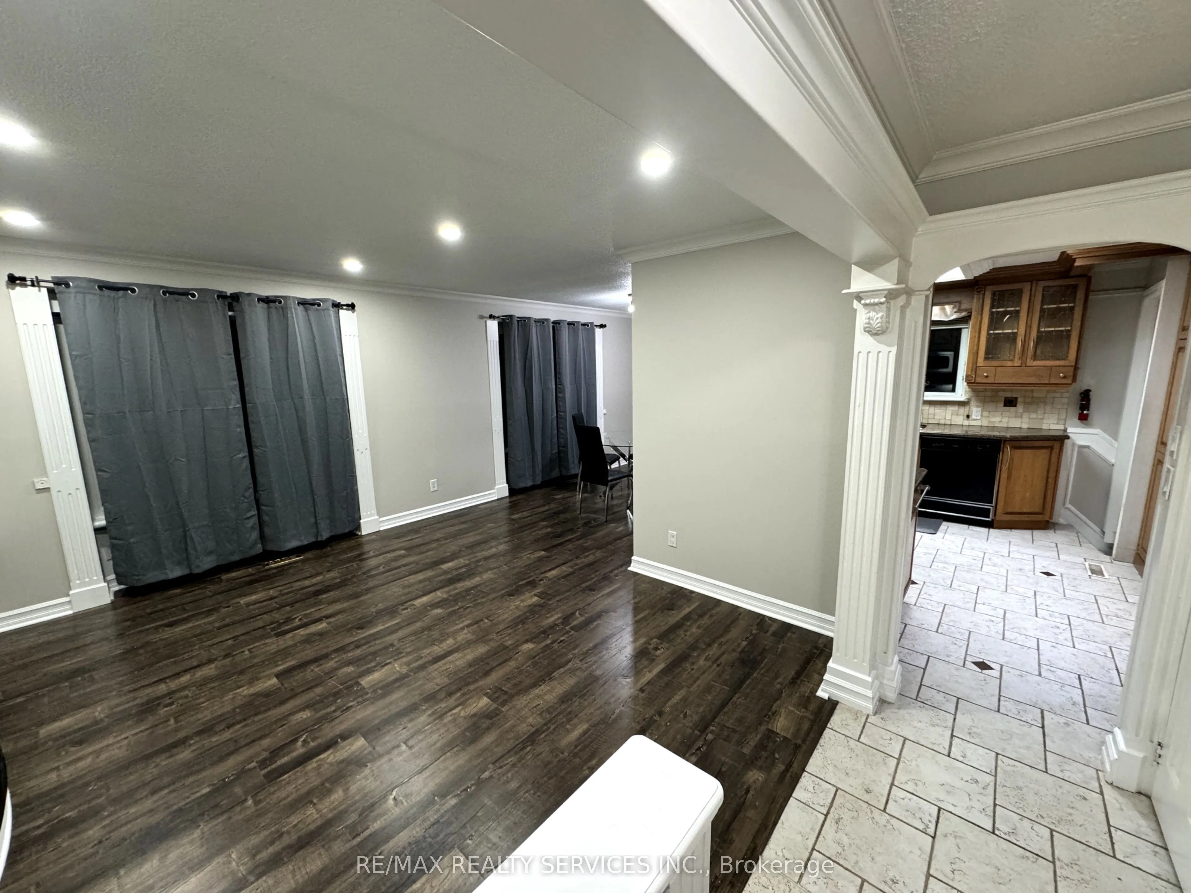 4 Flavian Crescent