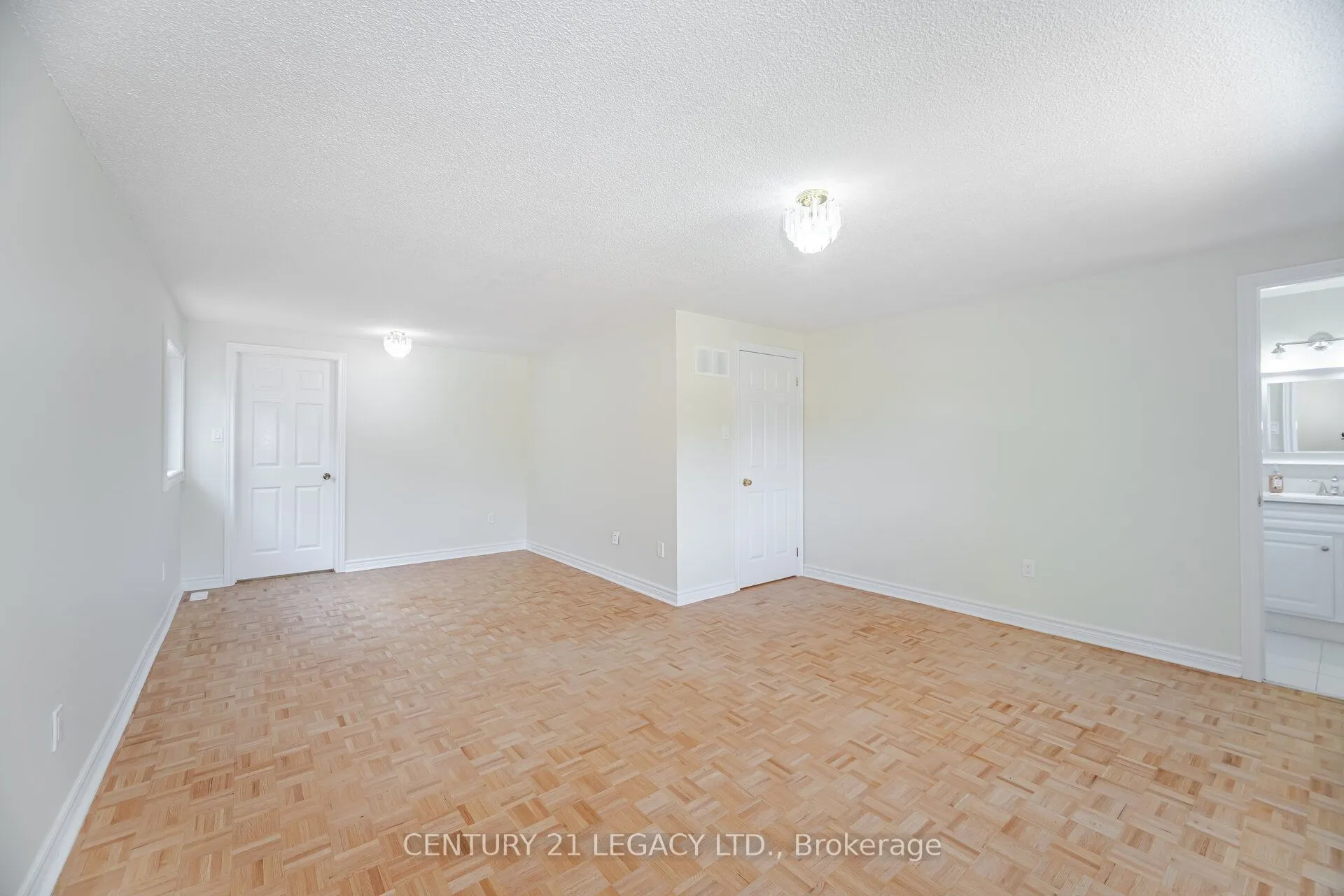 3182 Bracknell Crescent