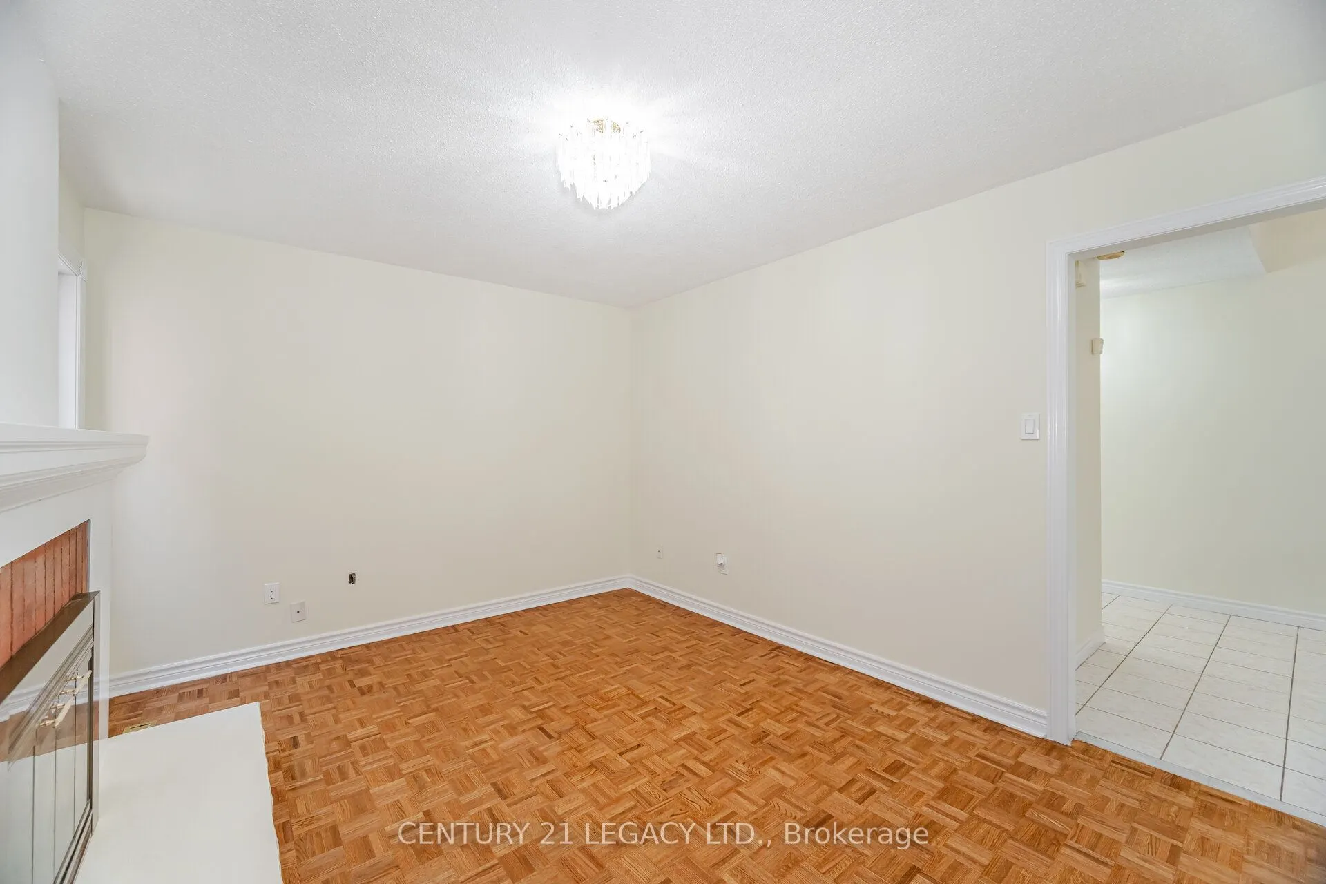 3182 Bracknell Crescent