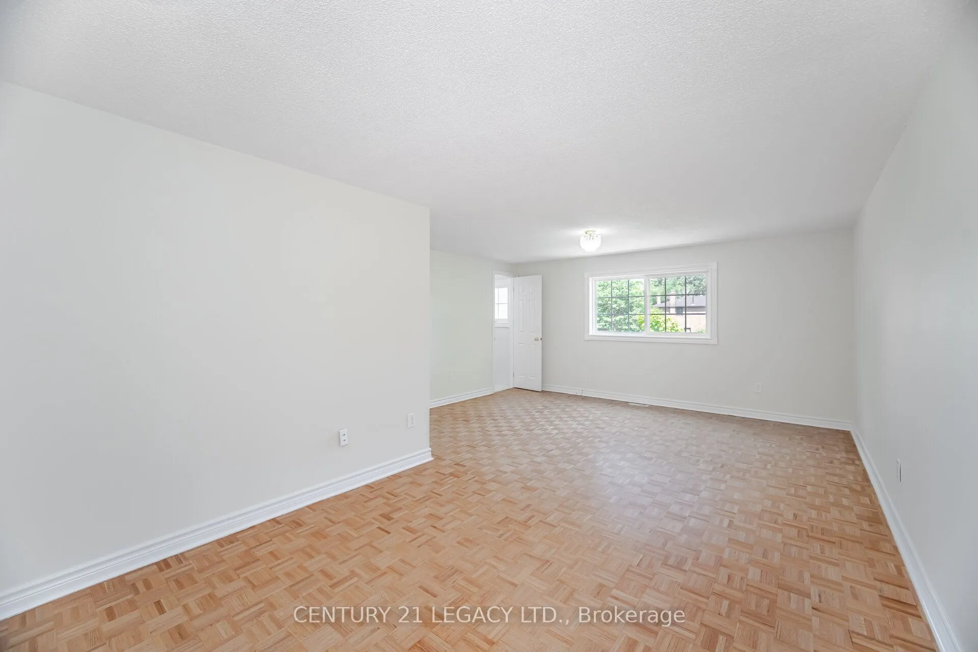 3182 Bracknell Crescent