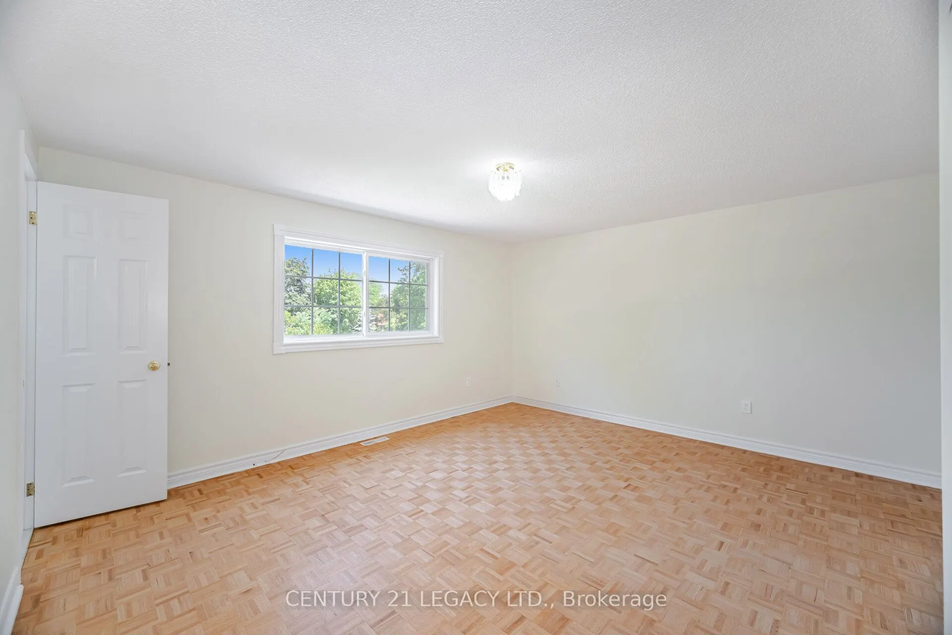 3182 Bracknell Crescent