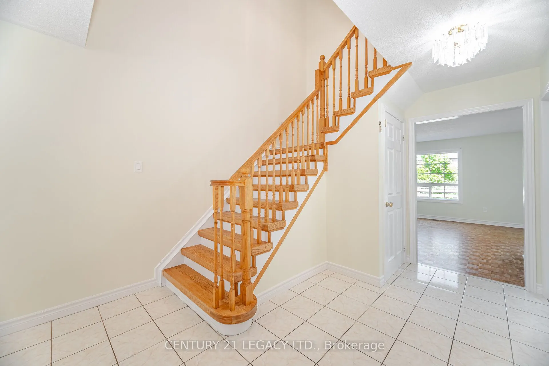 3182 Bracknell Crescent