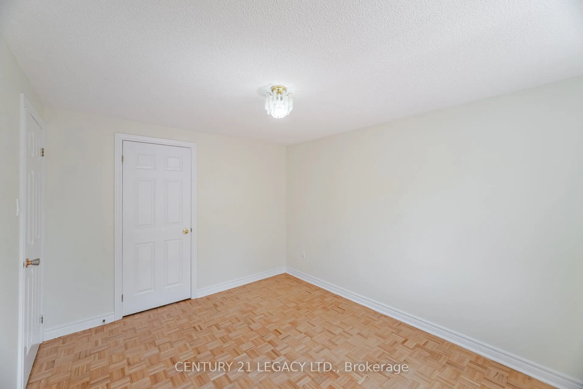 3182 Bracknell Crescent