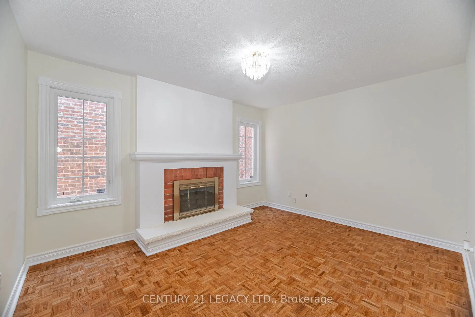 3182 Bracknell Crescent
