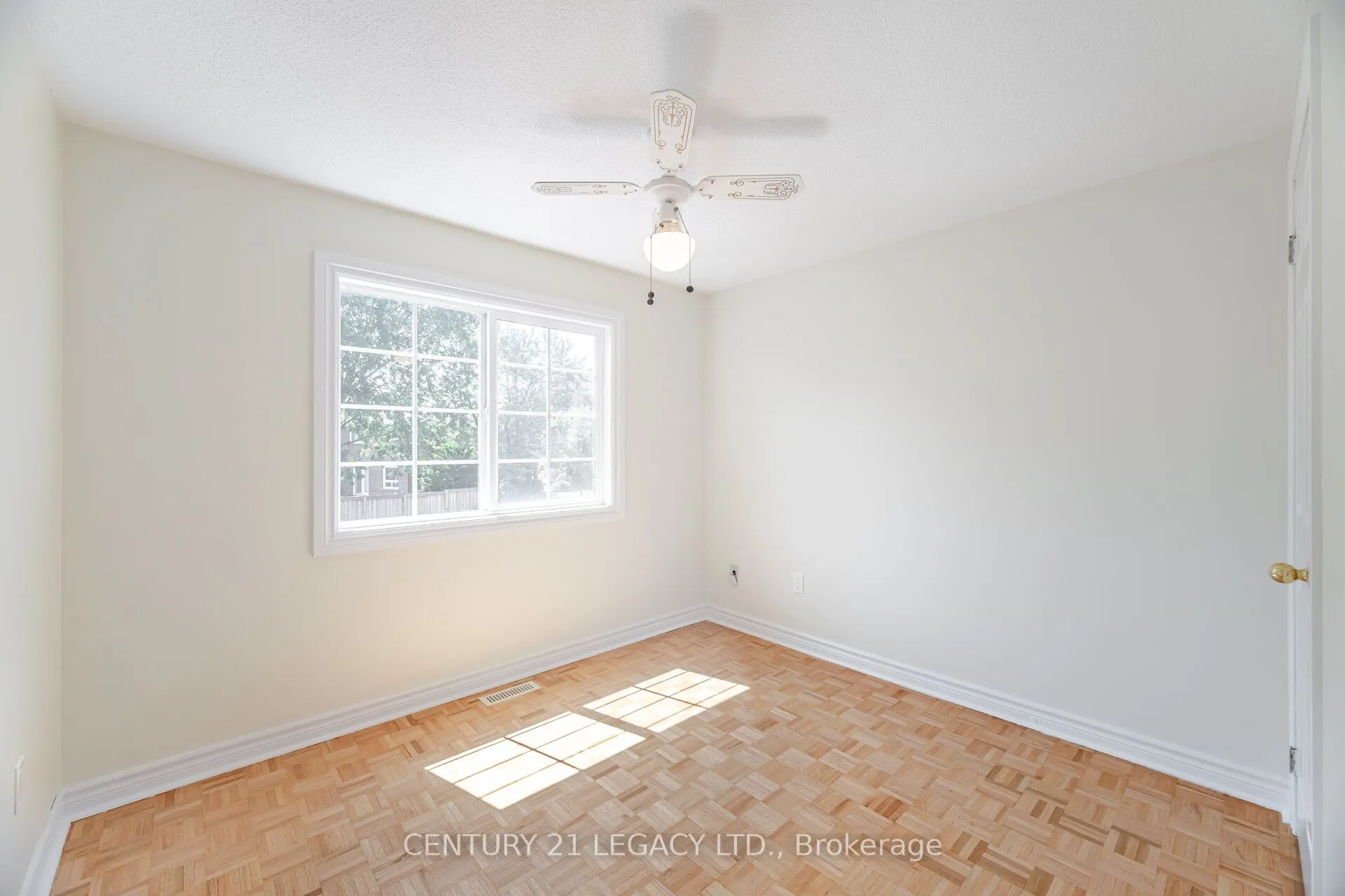3182 Bracknell Crescent
