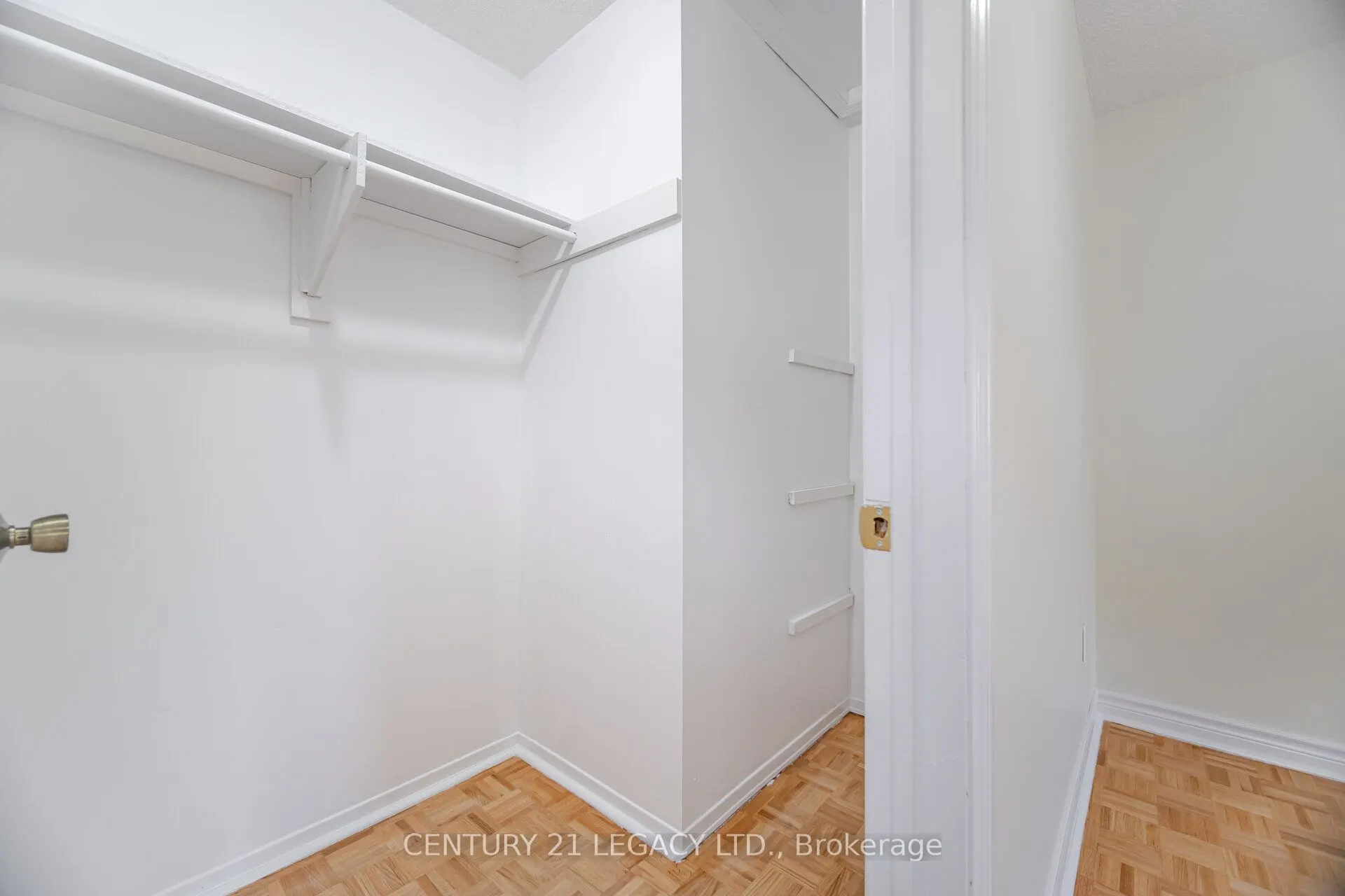 3182 Bracknell Crescent