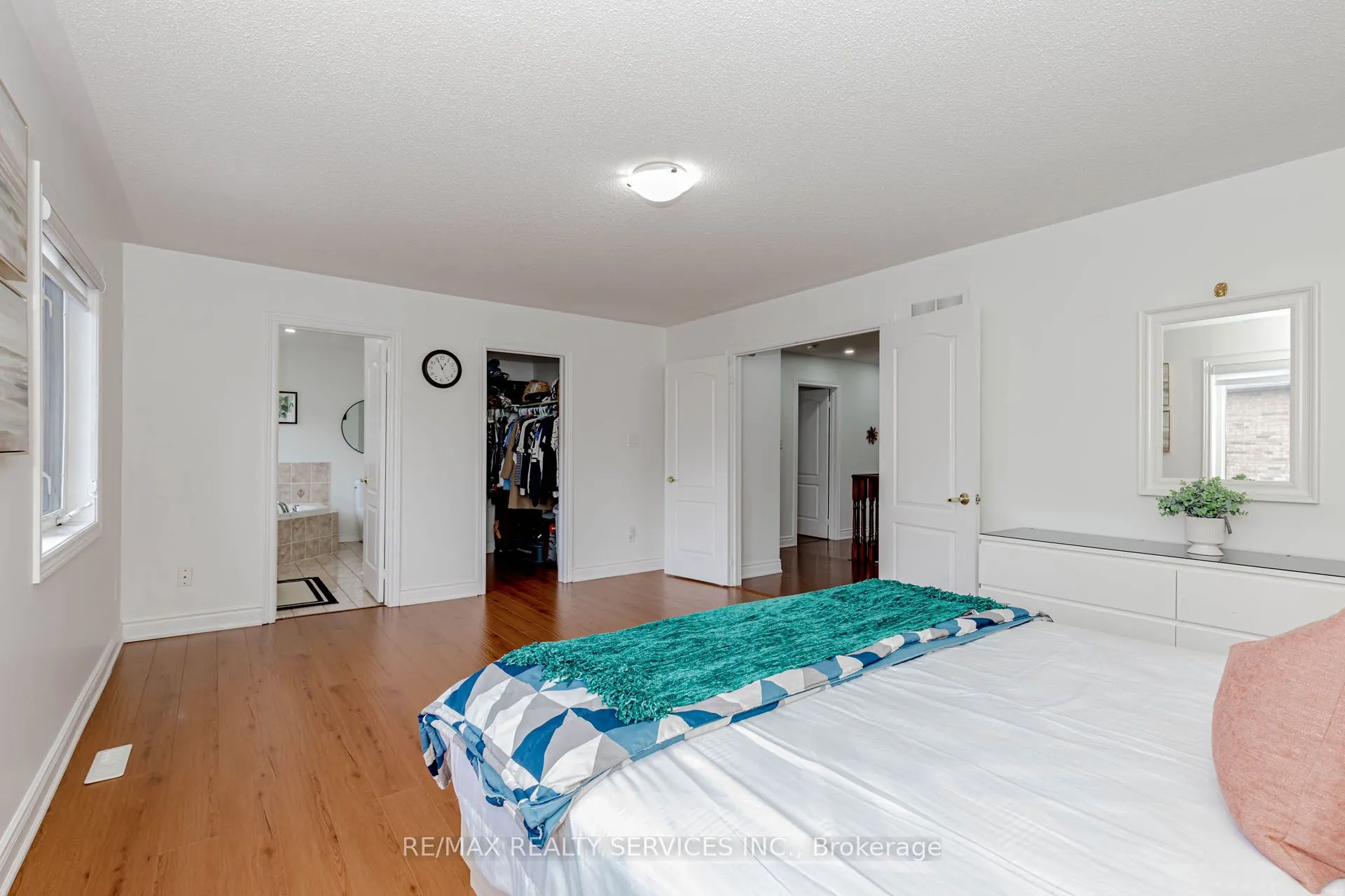 10 Cedarsprings Way