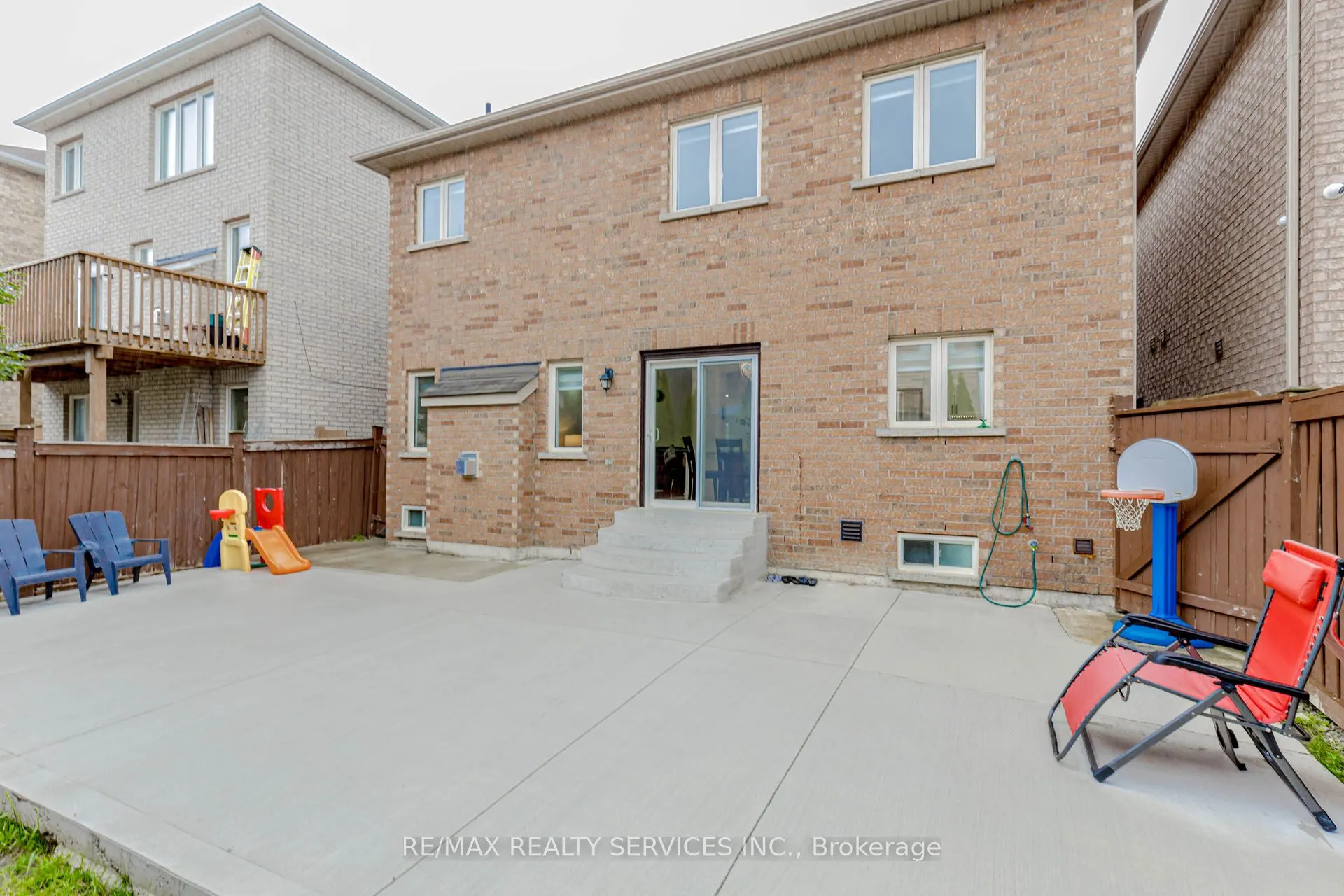 10 Cedarsprings Way