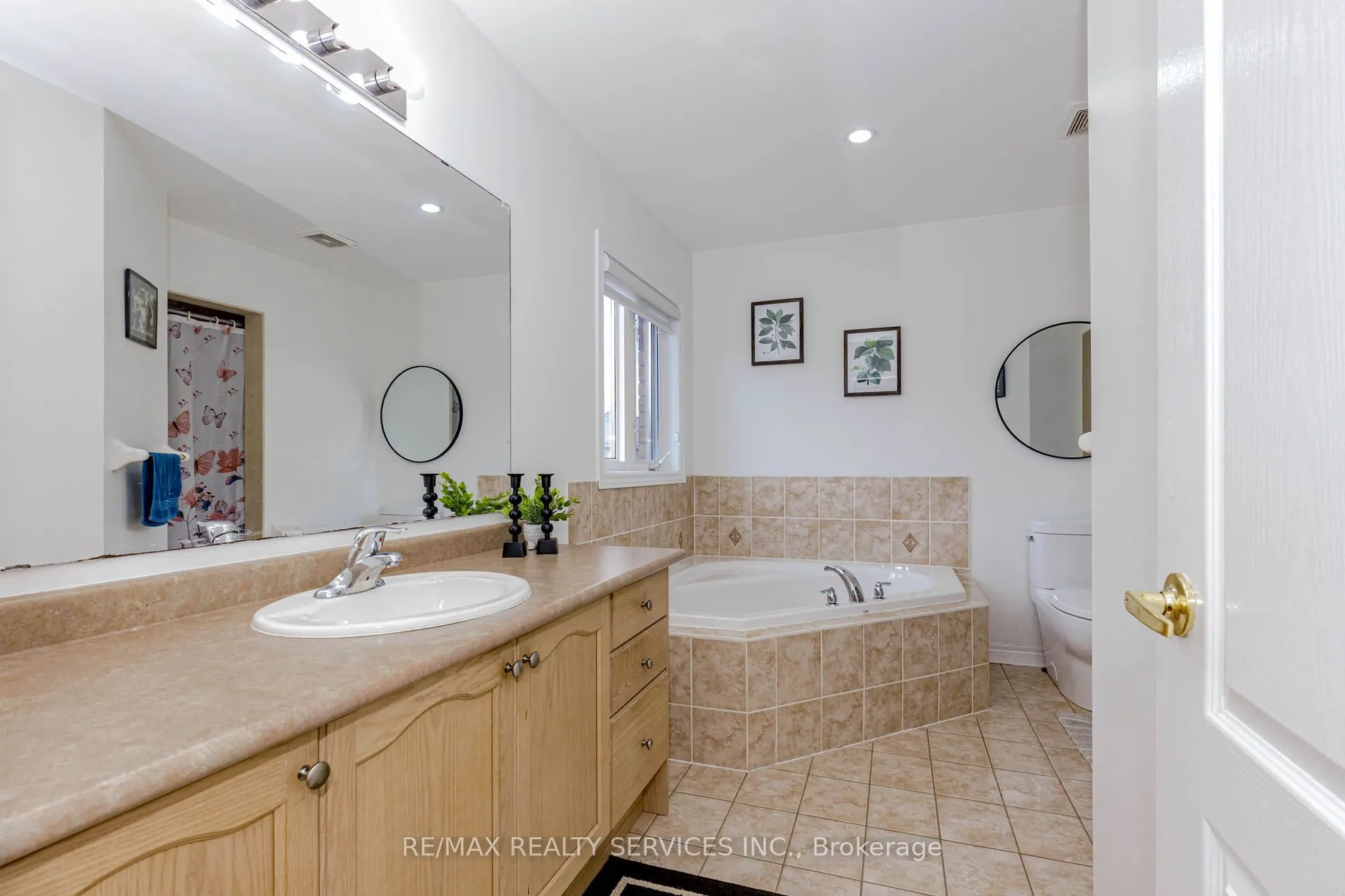 10 Cedarsprings Way