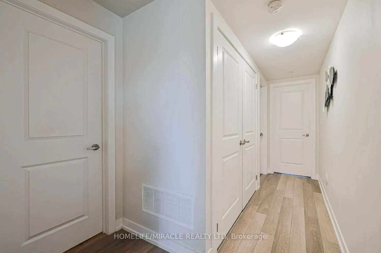 256 ROYAL YORK Road, #114