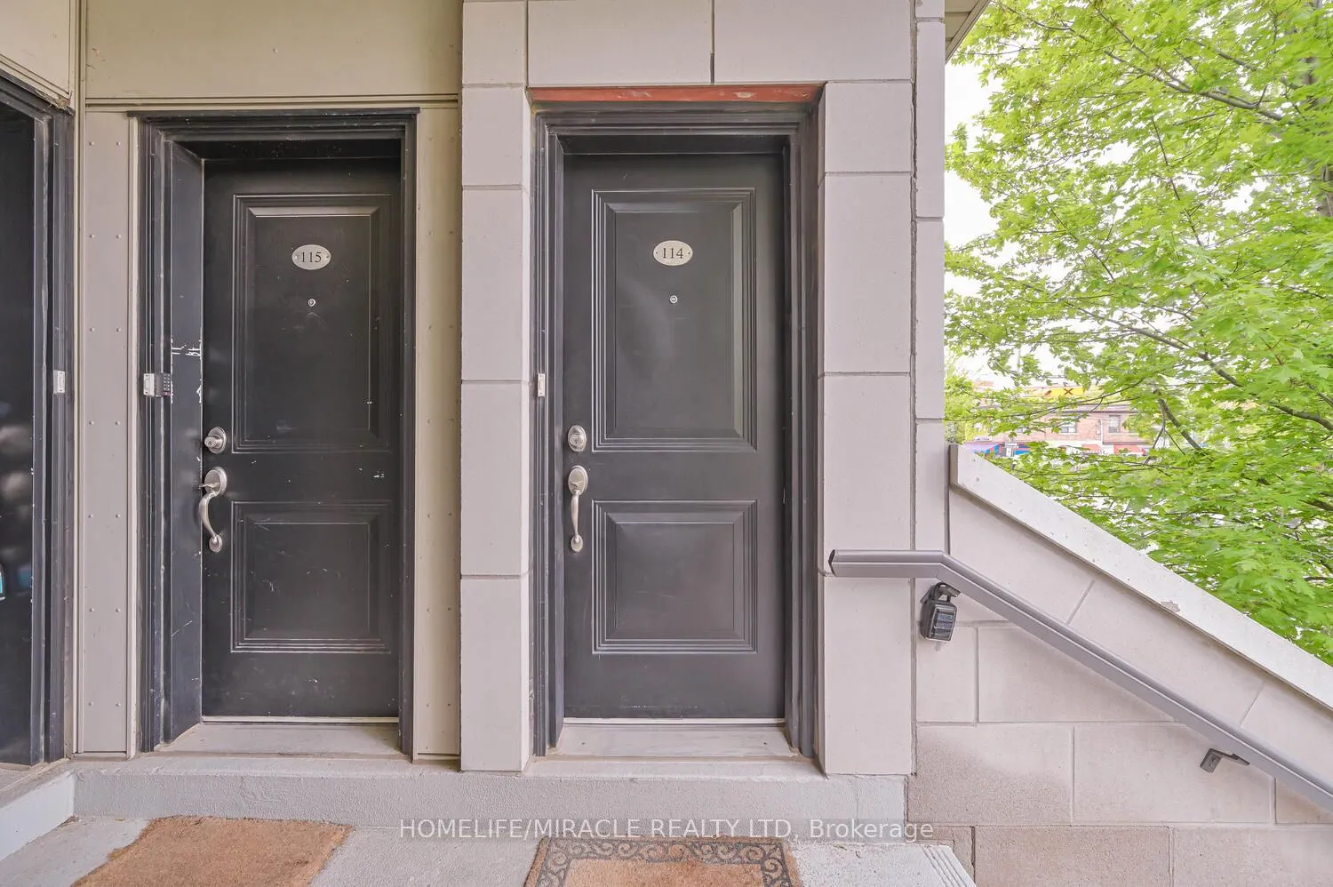 256 ROYAL YORK Road, #114
