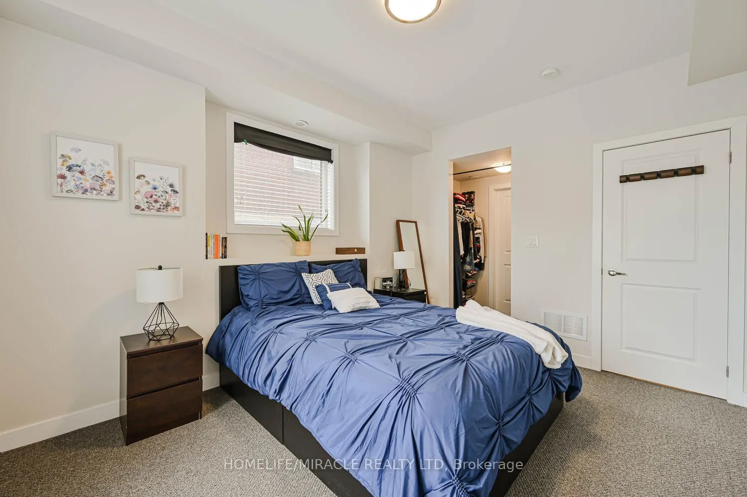 256 ROYAL YORK Road, #114