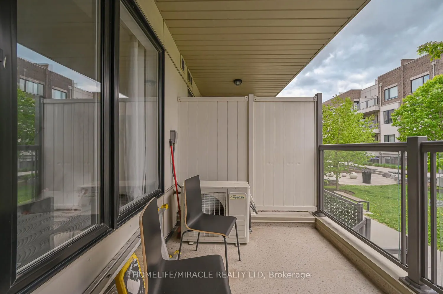 256 ROYAL YORK Road, #114