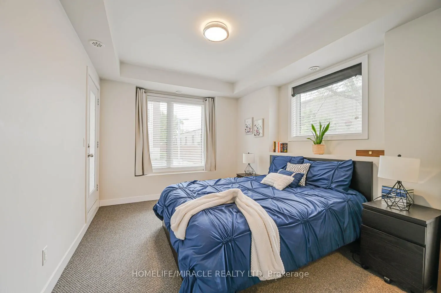 256 ROYAL YORK Road, #114