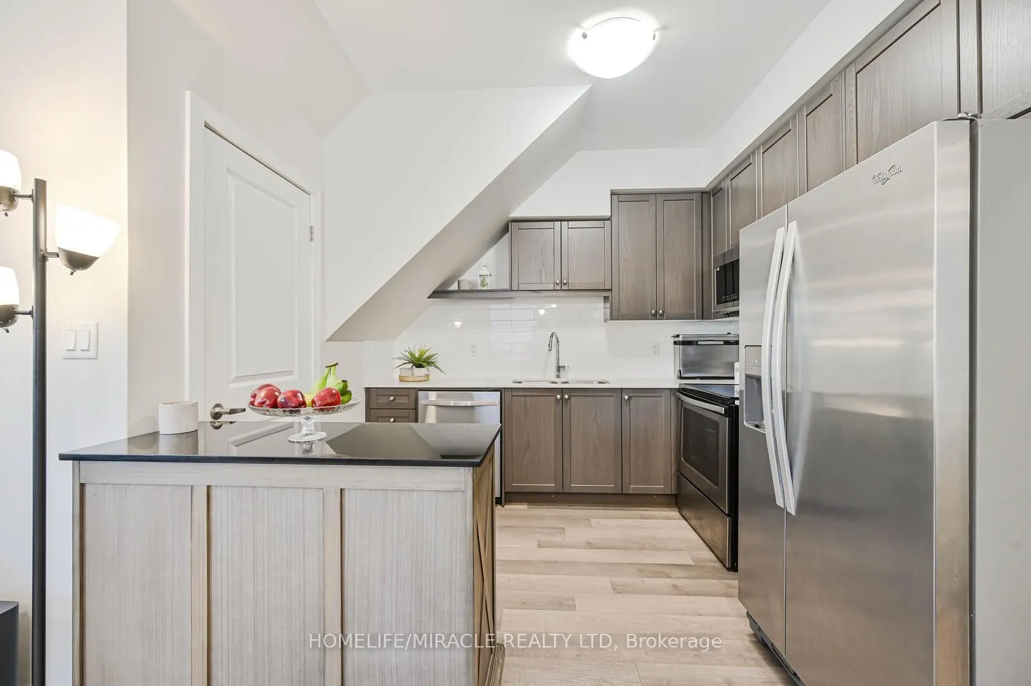 256 ROYAL YORK Road, #114