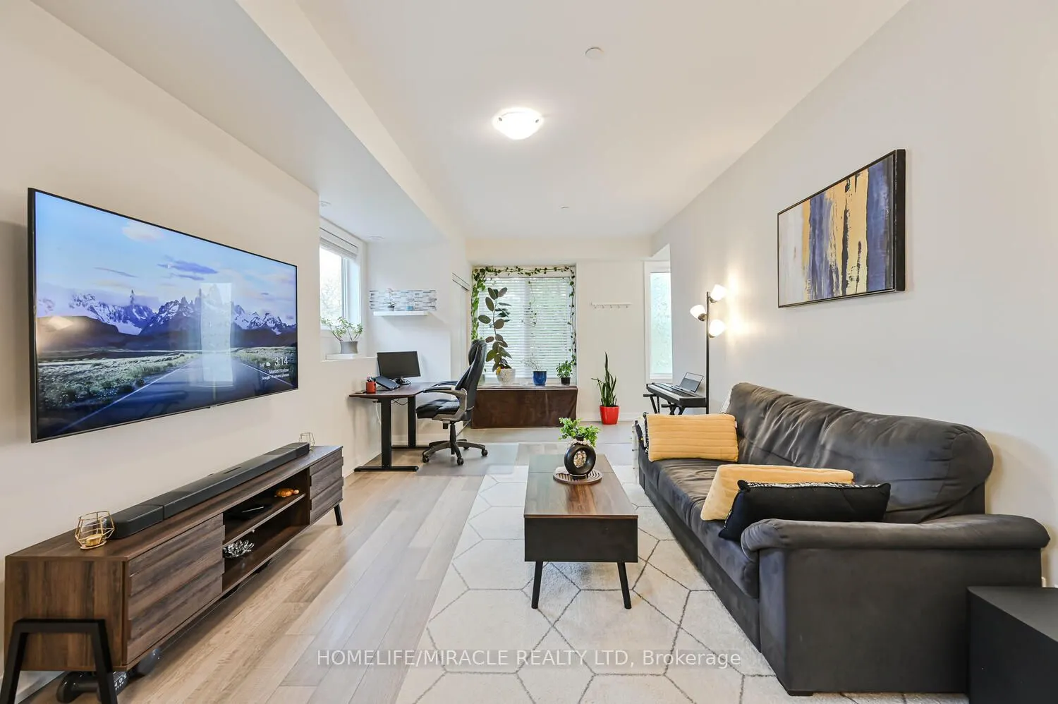 256 ROYAL YORK Road, #114