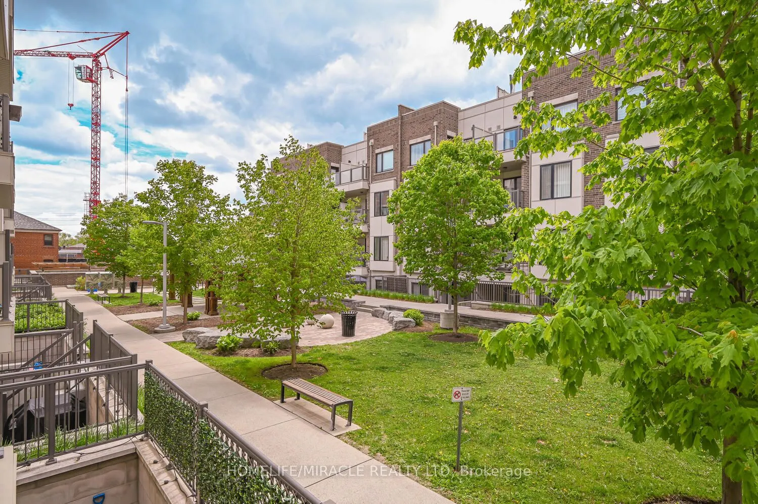 256 ROYAL YORK Road, #114