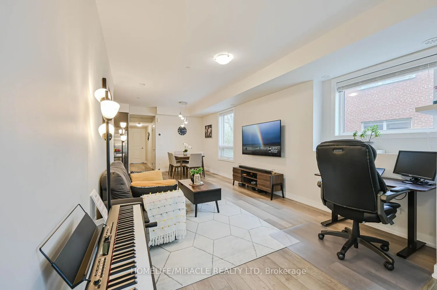 256 ROYAL YORK Road, #114