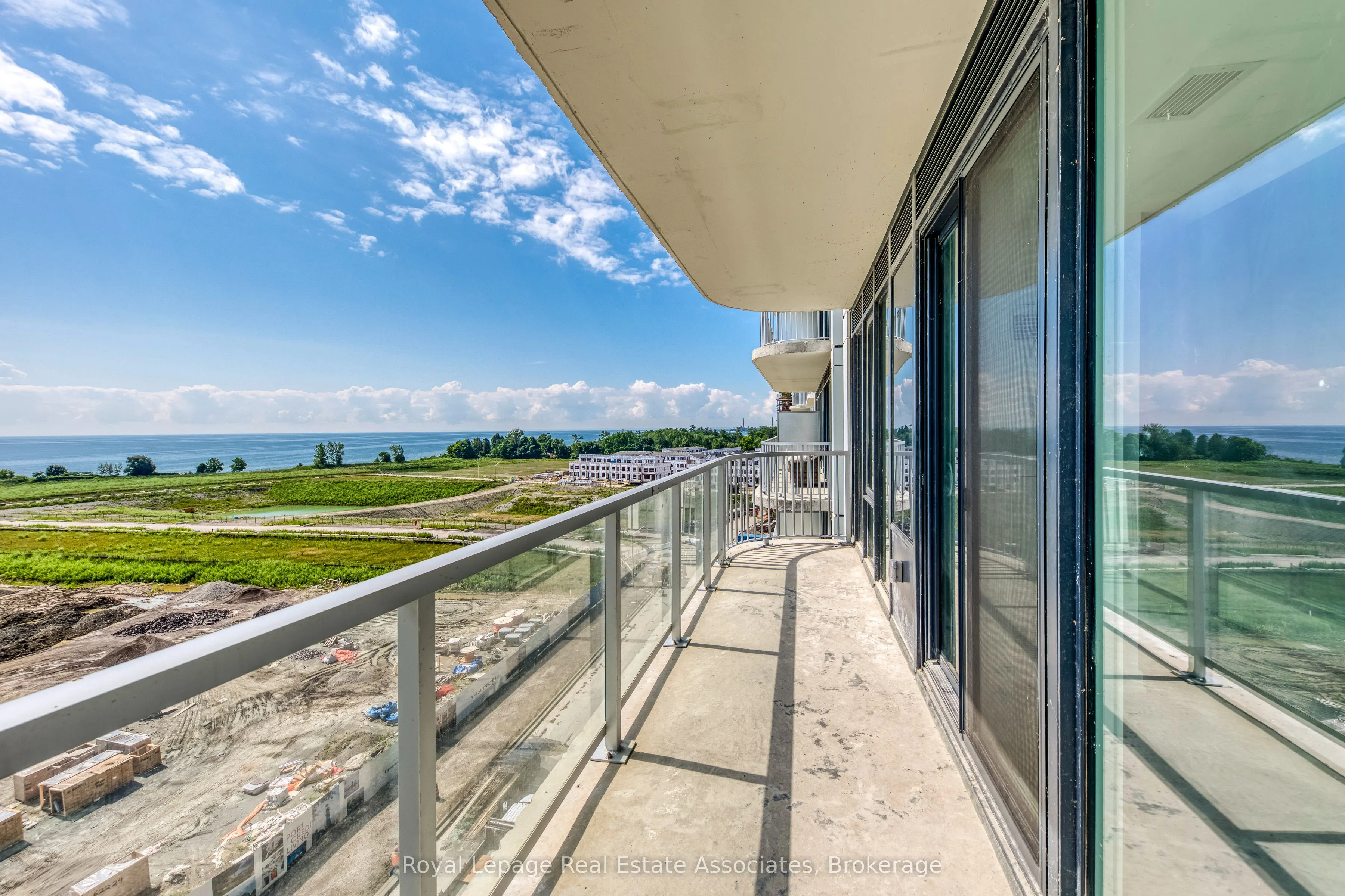 220 Missinnihe Way, #806