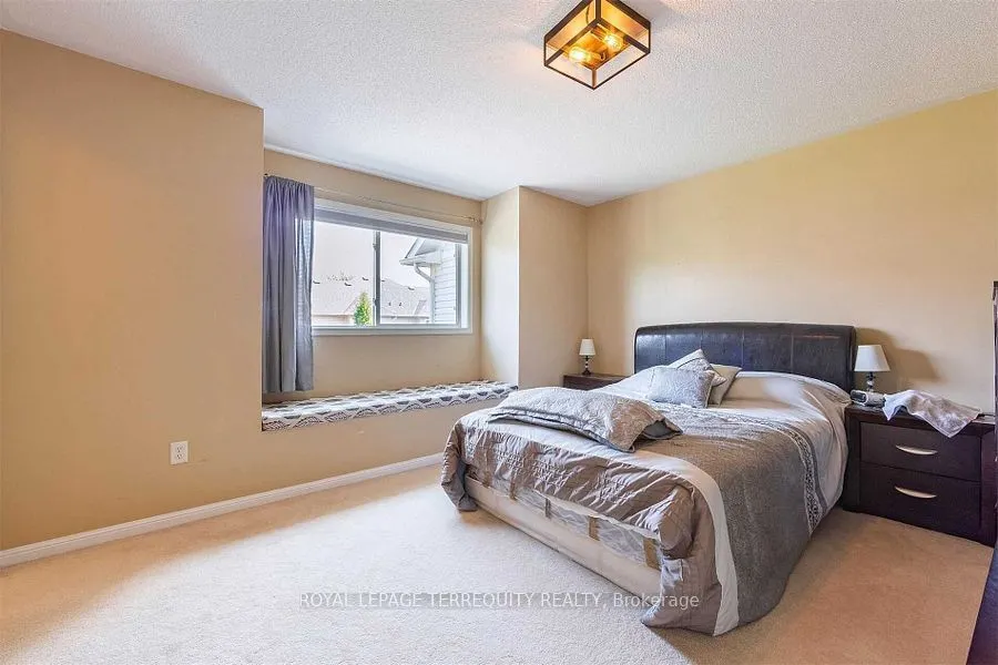 2458 Baintree Crescent