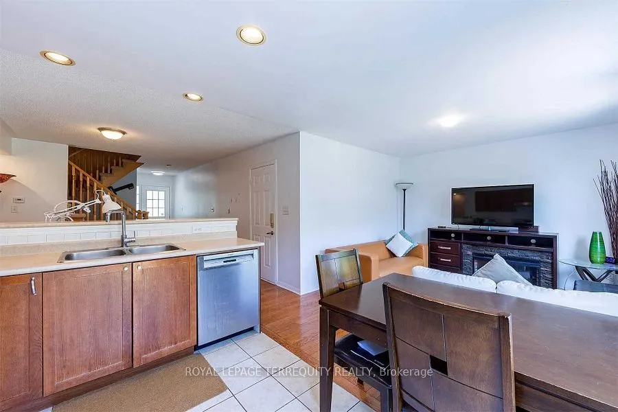 2458 Baintree Crescent