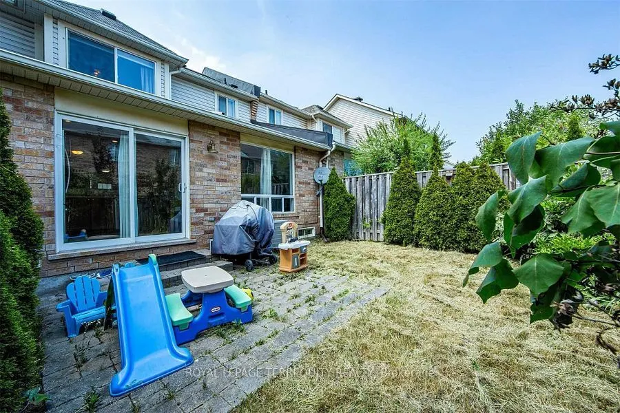 2458 Baintree Crescent