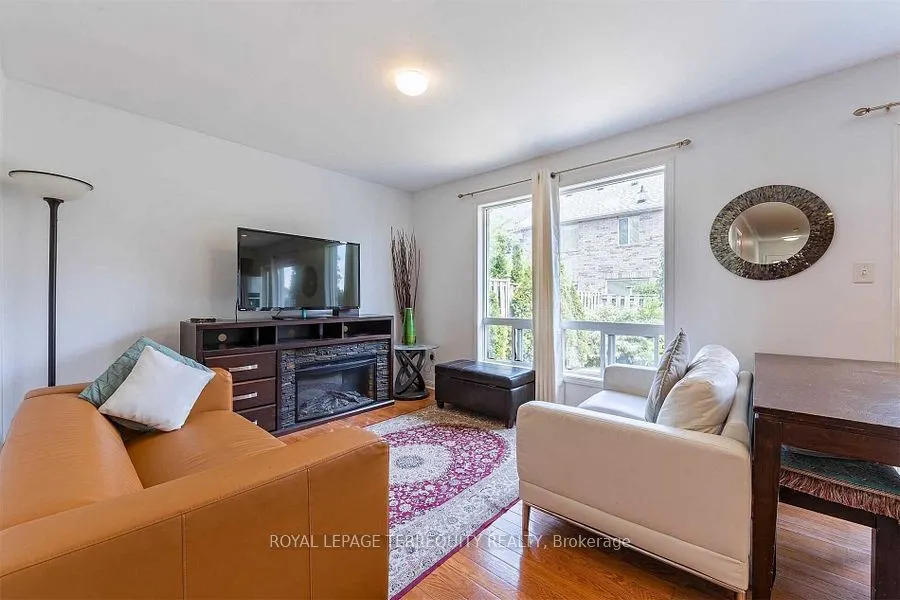 2458 Baintree Crescent