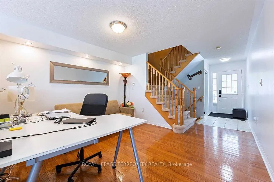 2458 Baintree Crescent