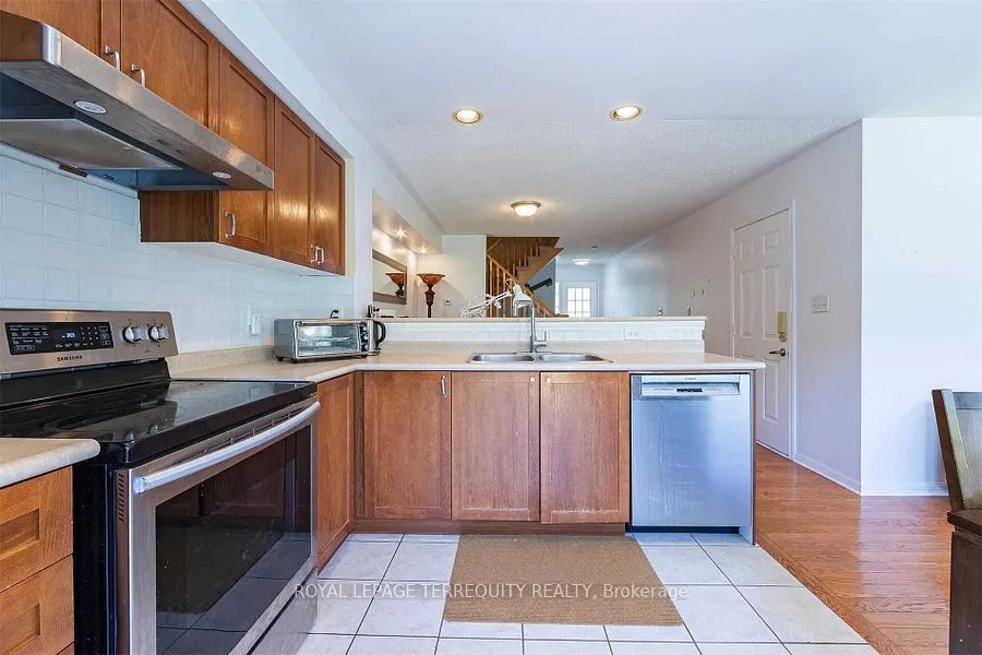 2458 Baintree Crescent