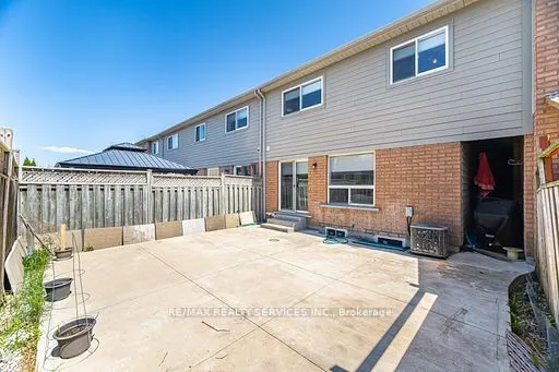 47 Heartleaf Crescent
