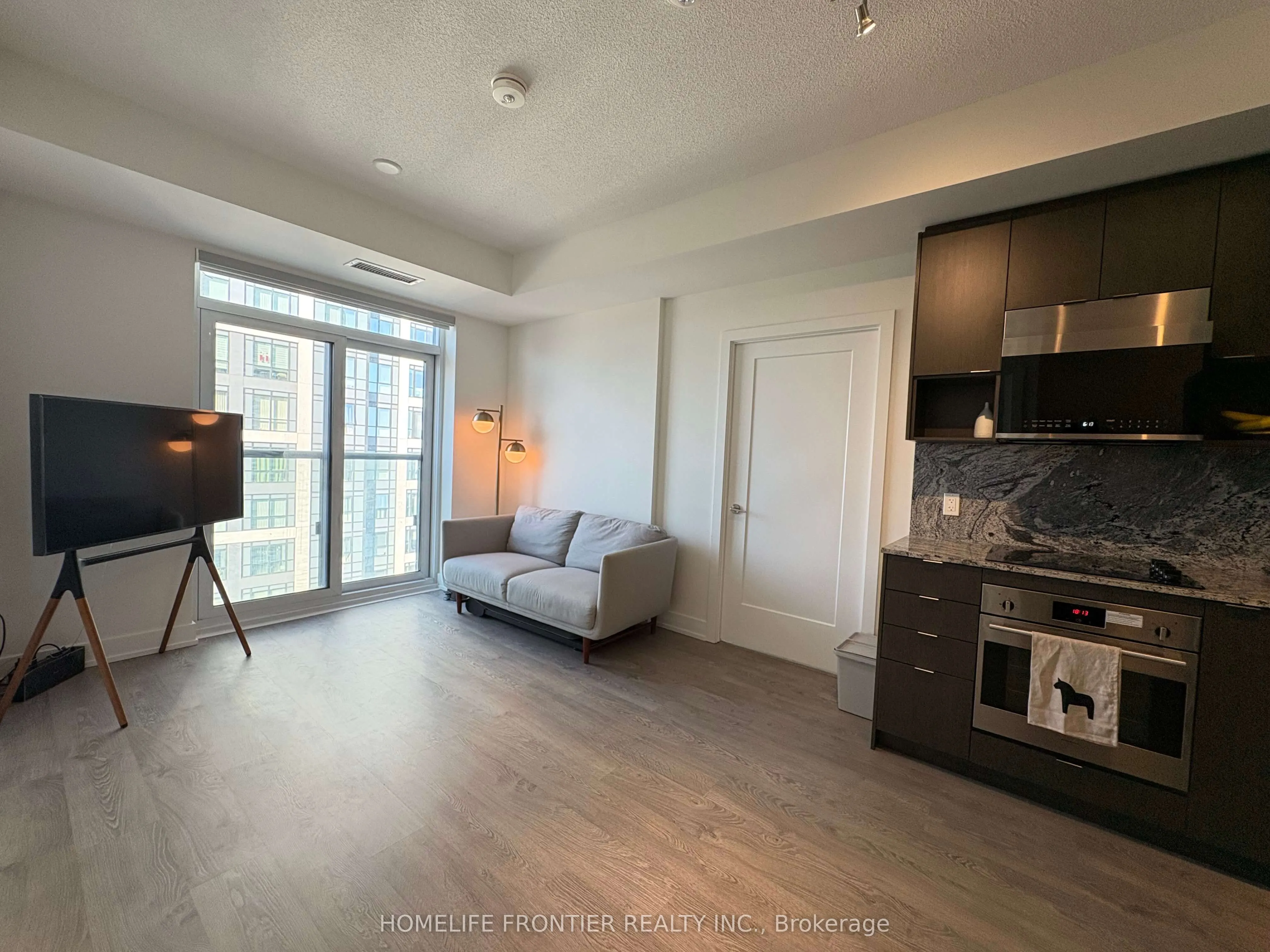 9 Mabelle Avenue, #3219