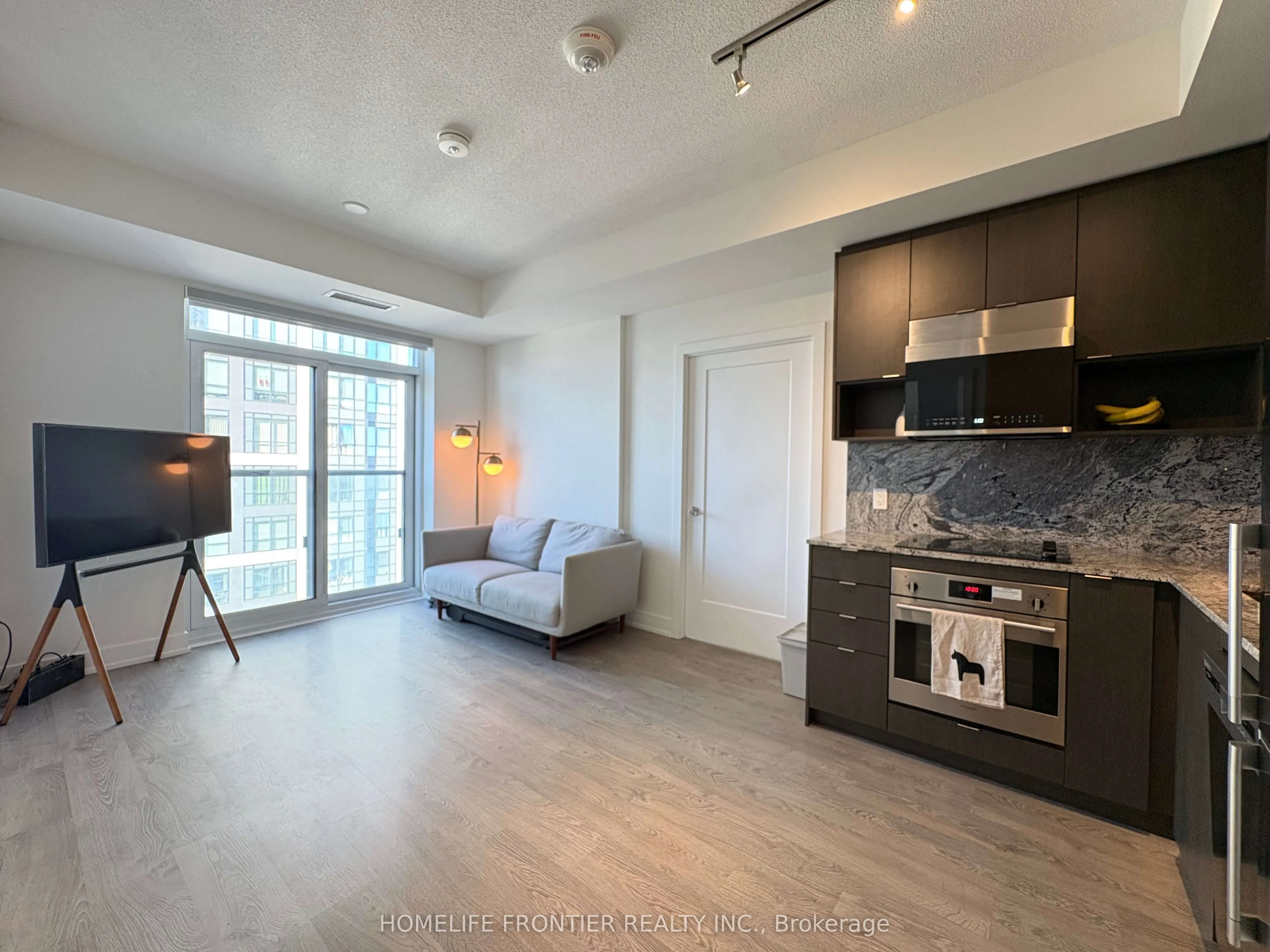 9 Mabelle Avenue, #3219