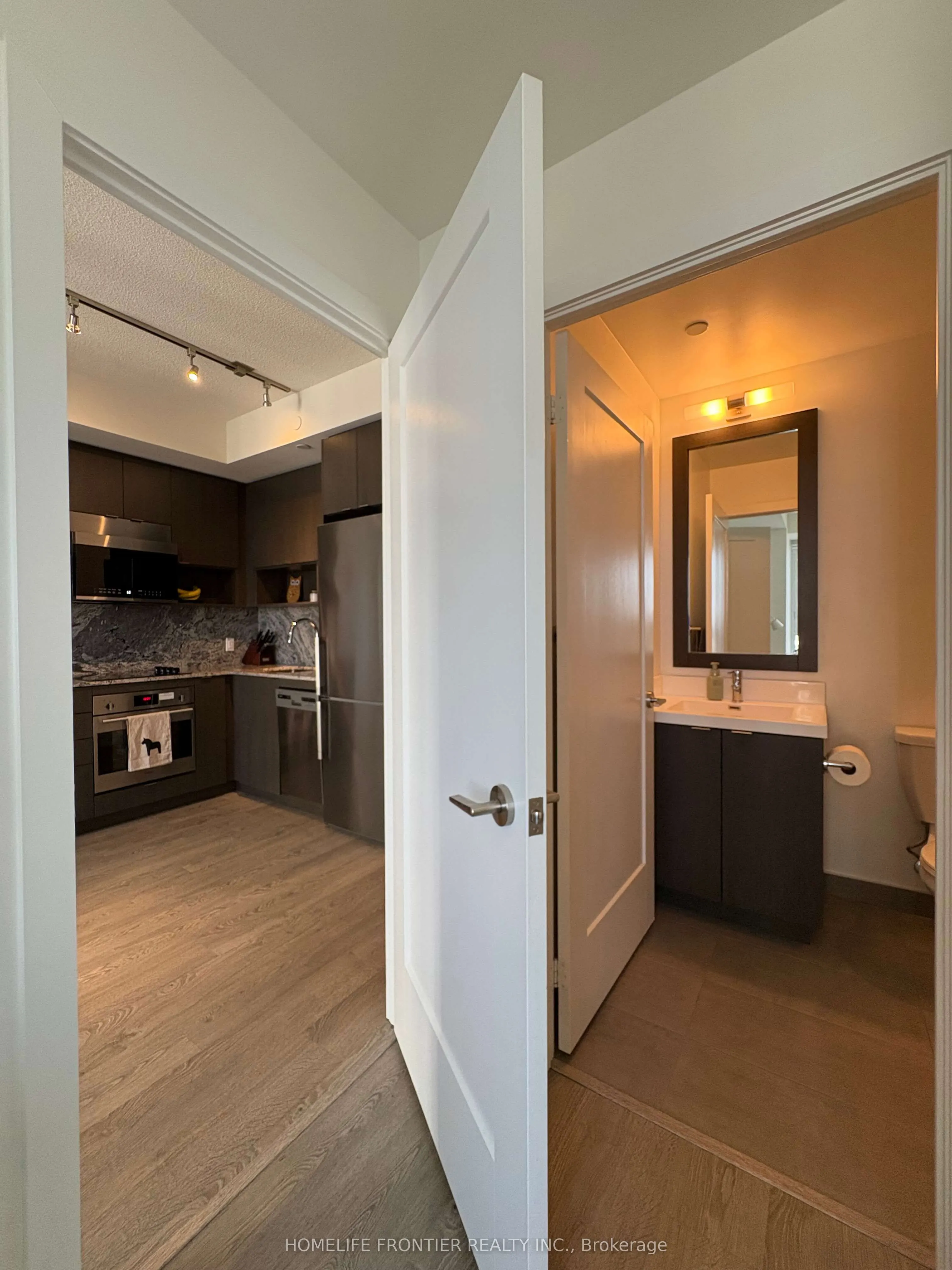 9 Mabelle Avenue, #3219