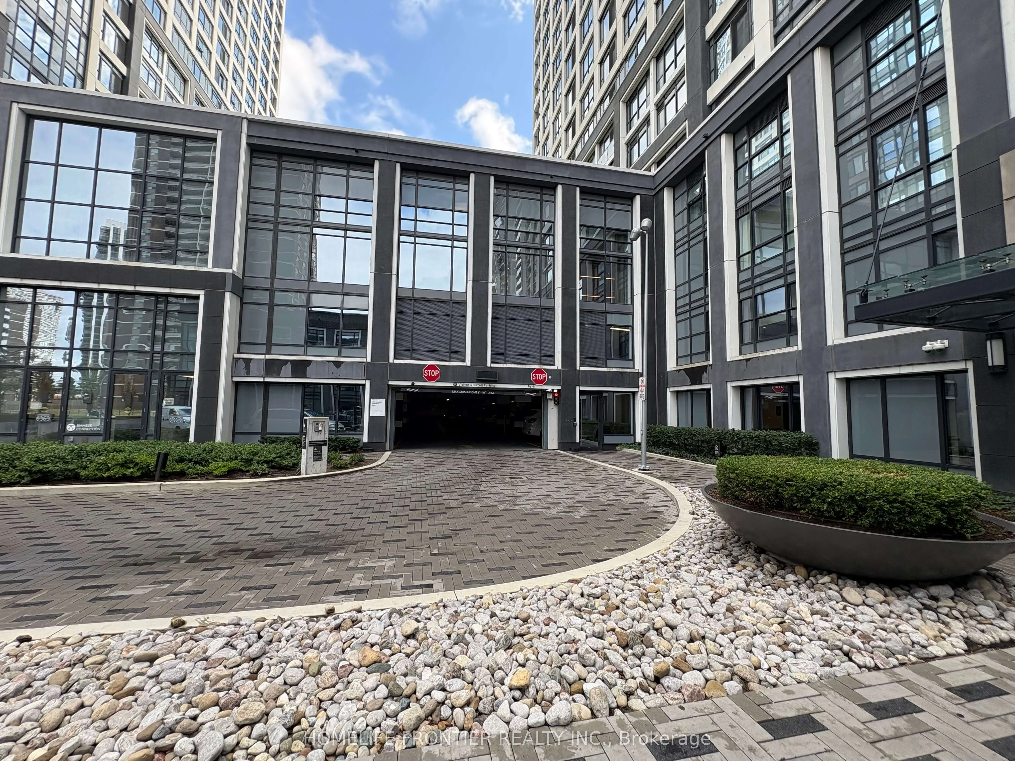 9 Mabelle Avenue, #3219