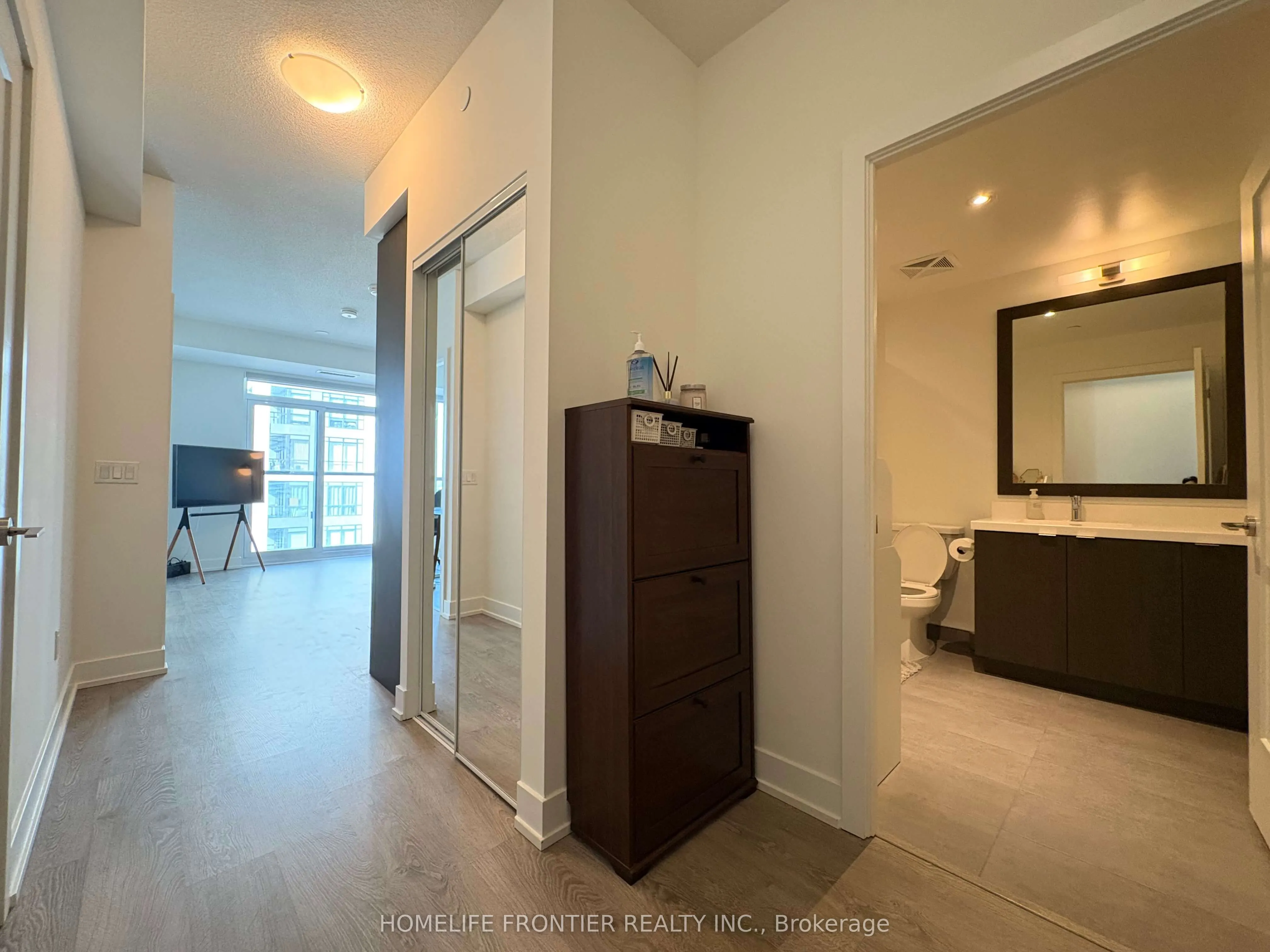9 Mabelle Avenue, #3219