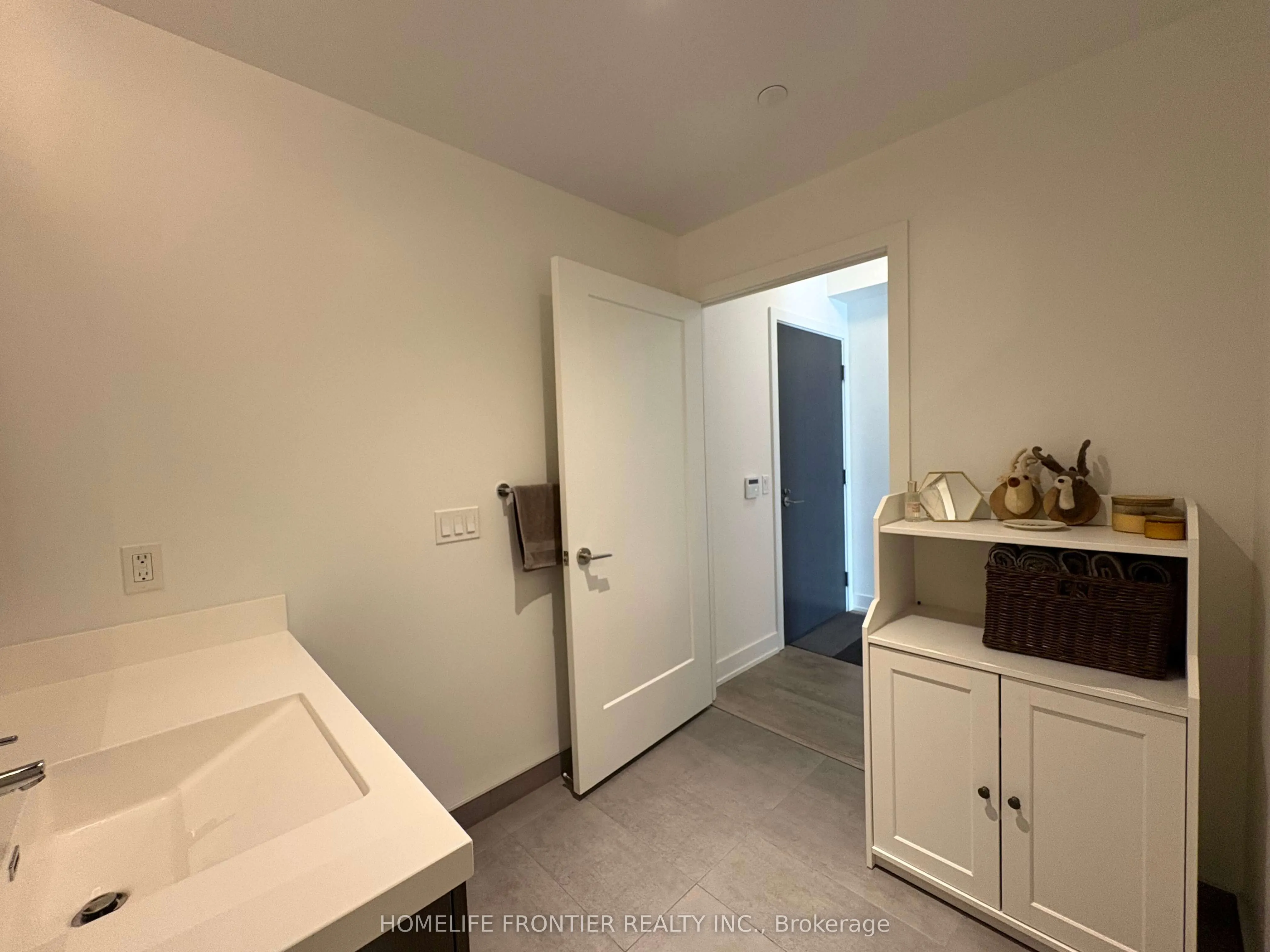 9 Mabelle Avenue, #3219