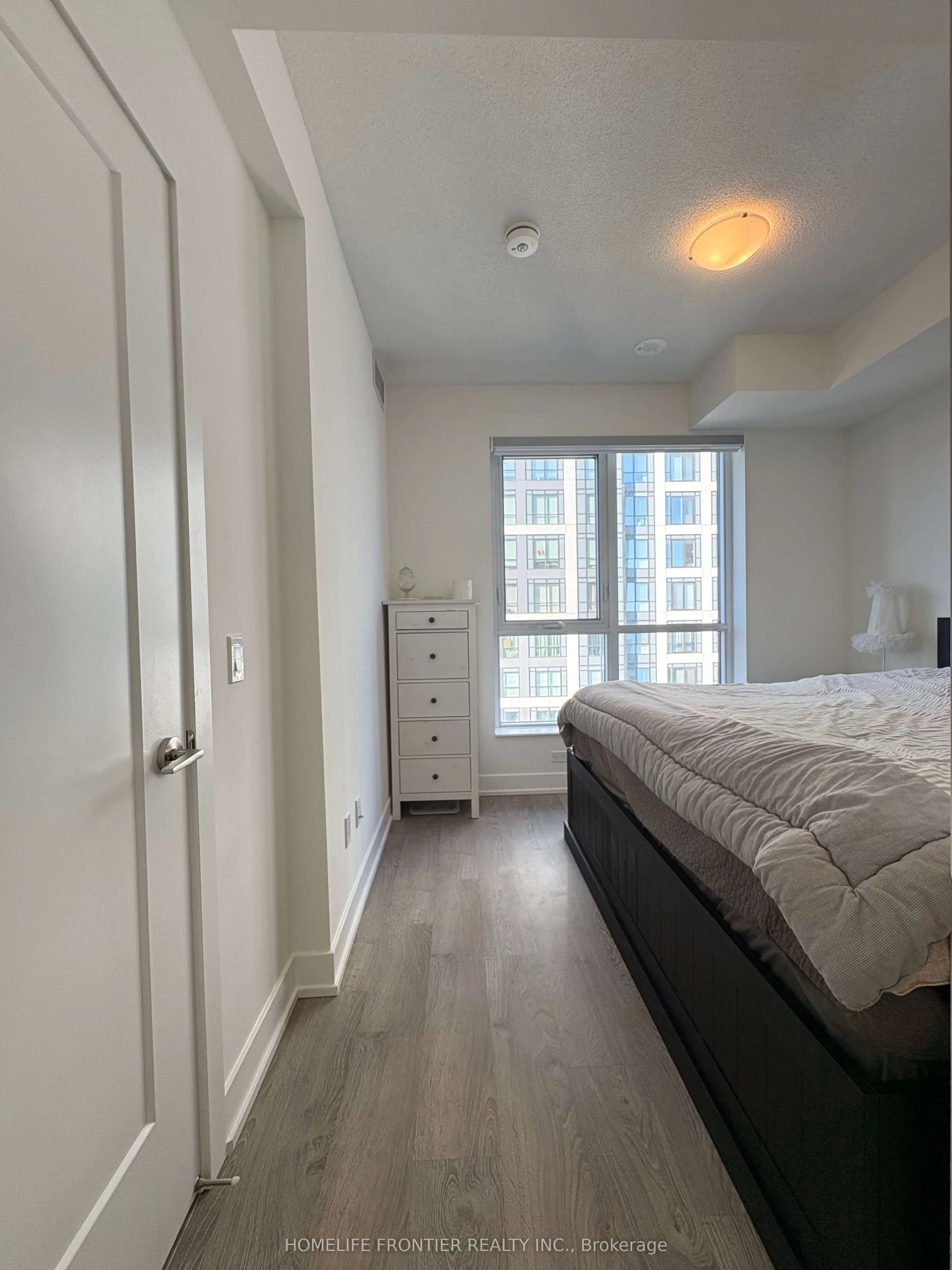 9 Mabelle Avenue, #3219
