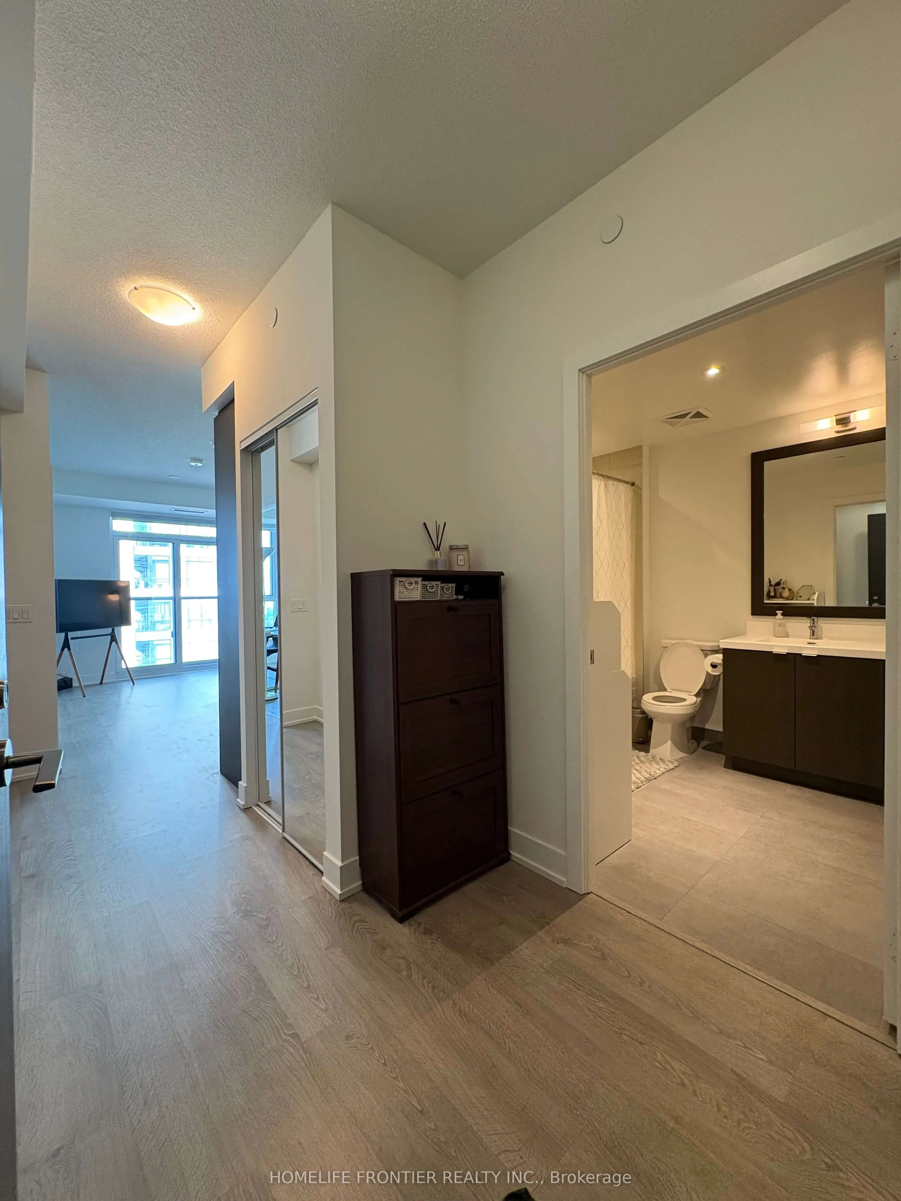 9 Mabelle Avenue, #3219
