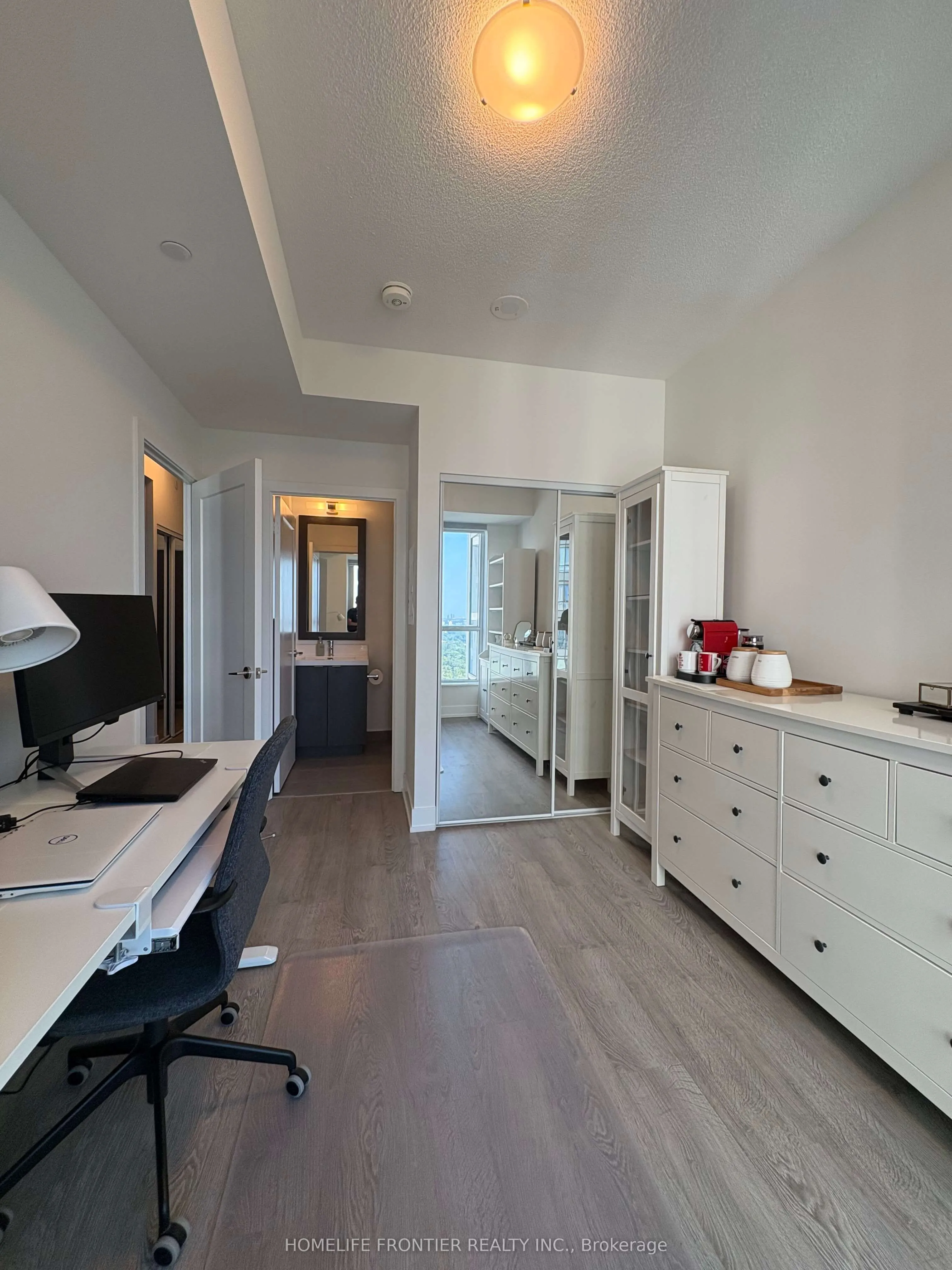 9 Mabelle Avenue, #3219